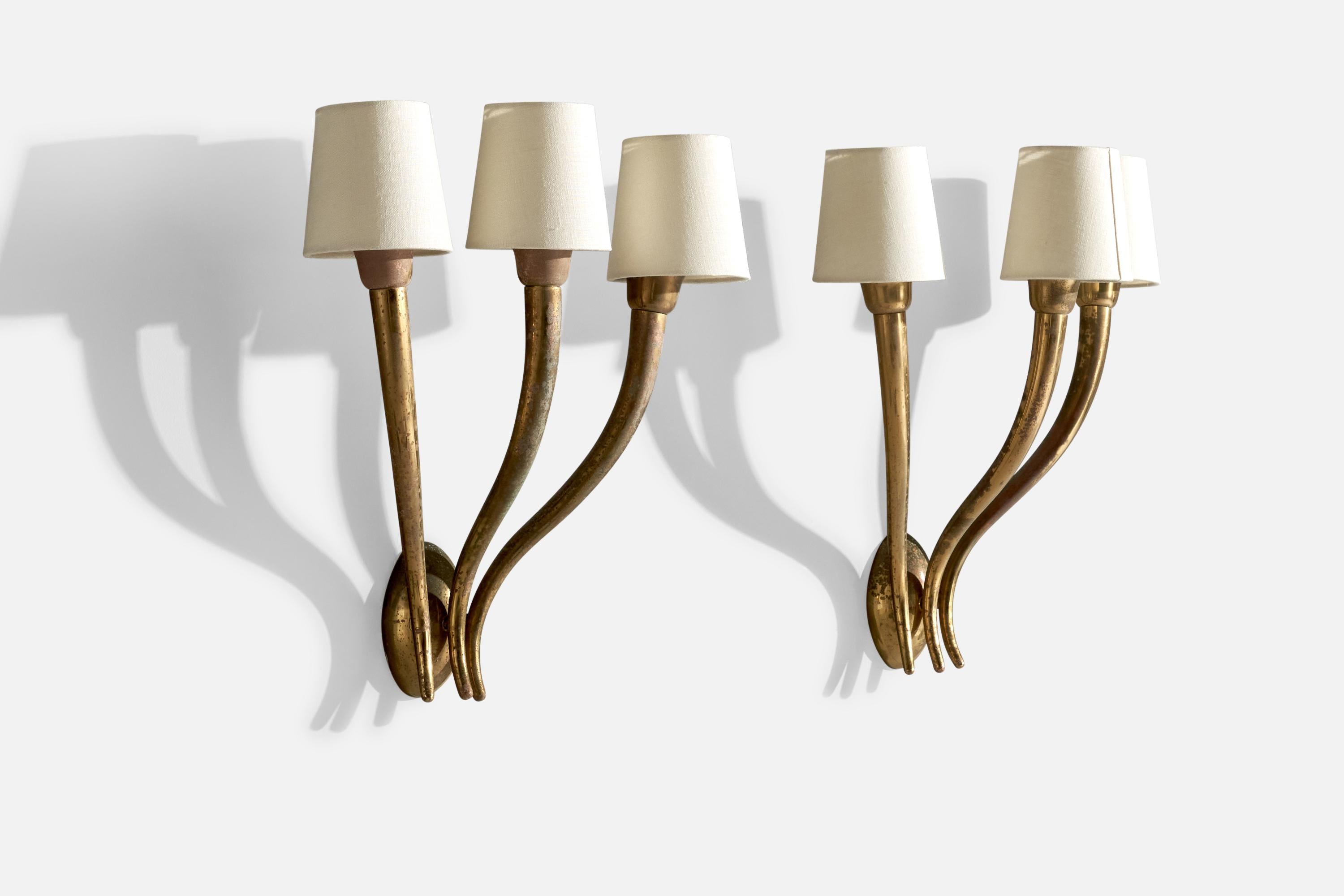 Atribución Guglielmo Ulrich, Apliques de pared, Latón, Tela, Italia, Década de 1940 Moderno en venta