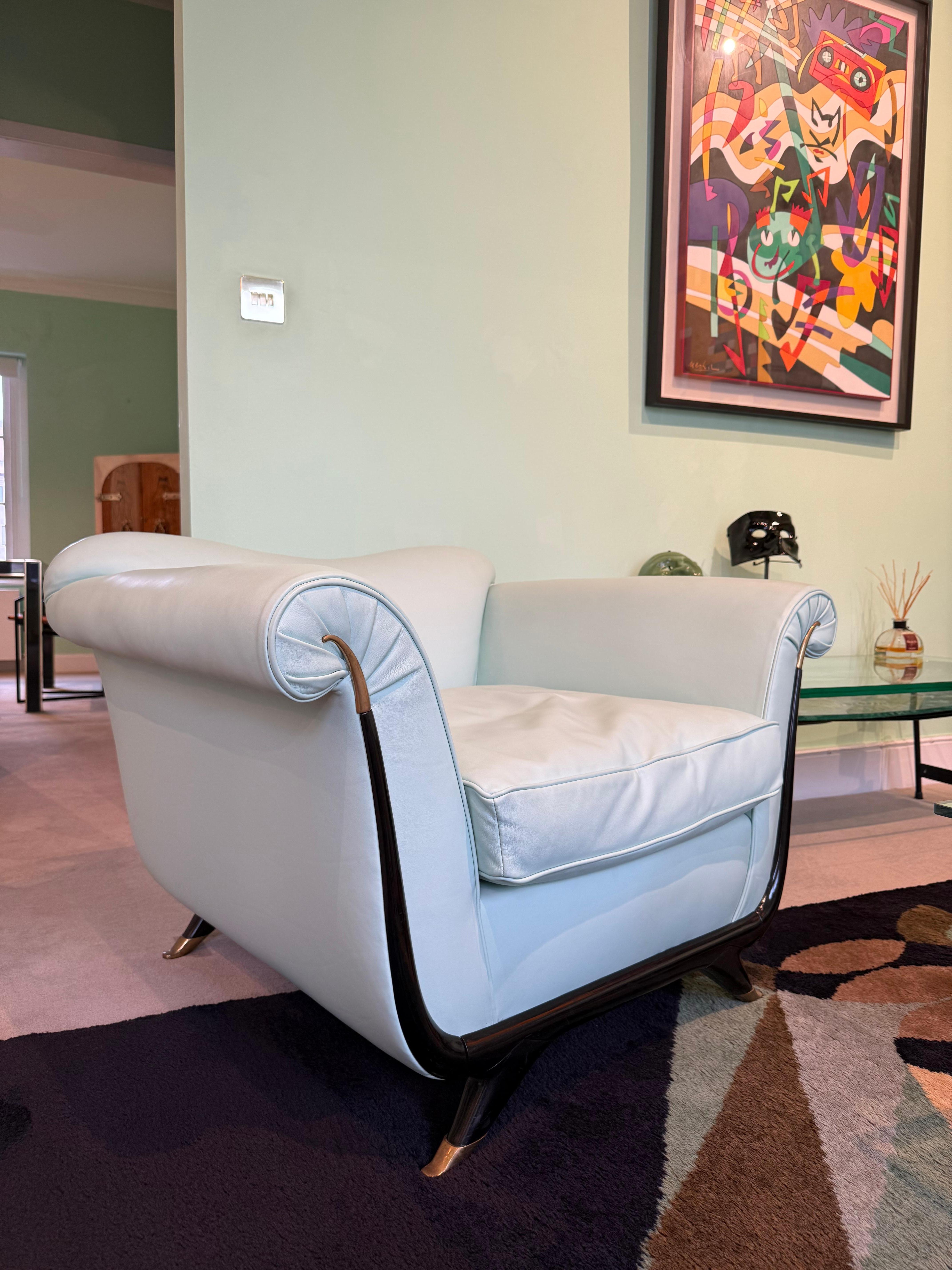 Mid-Century moderno Guglielmo Ulrich Poltrone laccate nere e con imbottitura azzurra anni 40 in vendita