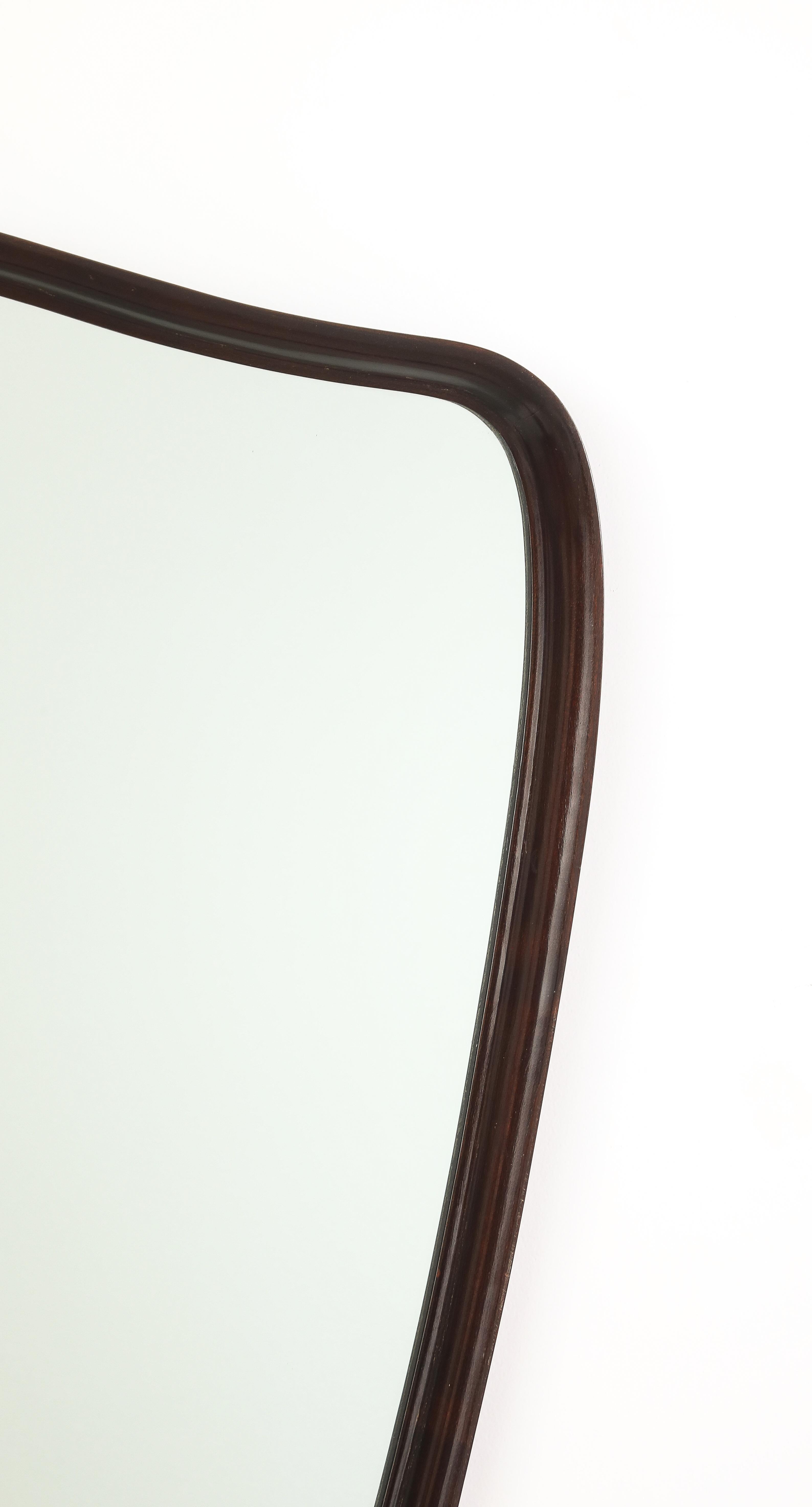 Guglielmo Ulrich Att. Carved Walnut Wall Mirror, Italy, circa 1940 In Good Condition For Sale In New York, NY