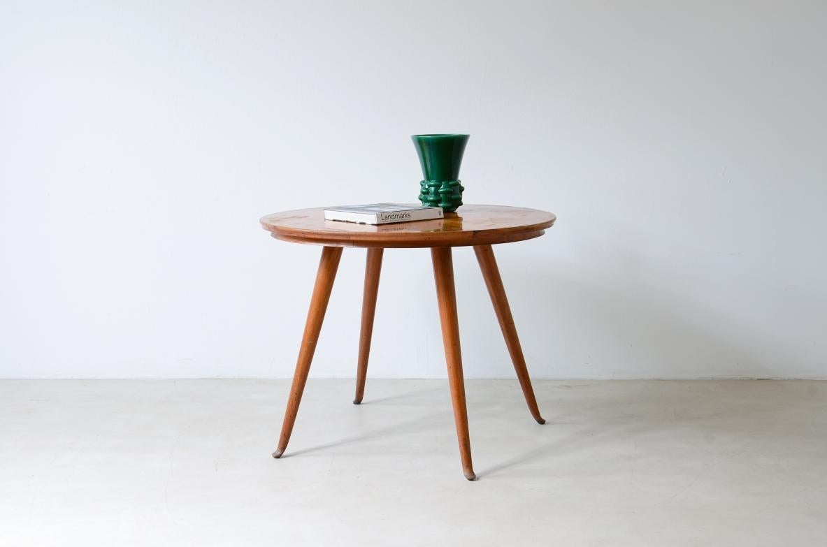Mid-Century Modern Guglielmo Ulrich, elegant cherry table with thin turned legs For Sale