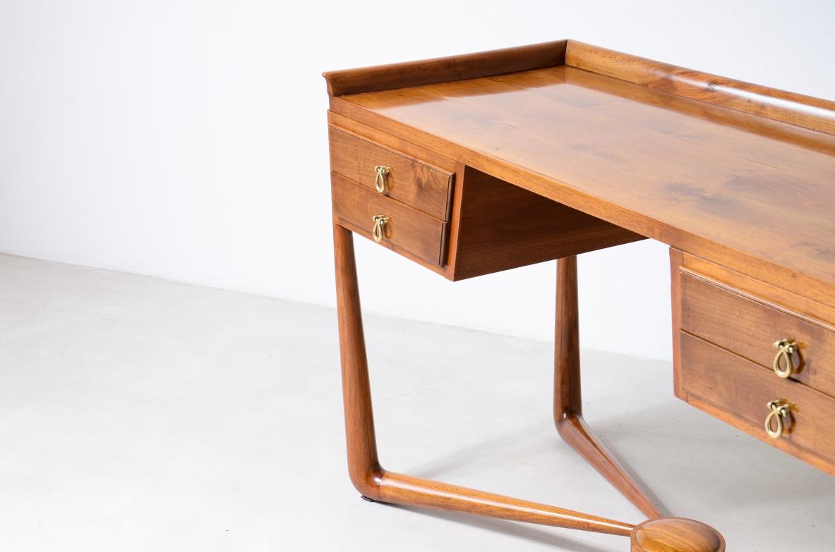 Mid-Century Modern Guglielmo Ulrich elegant walnut writing desk For Sale