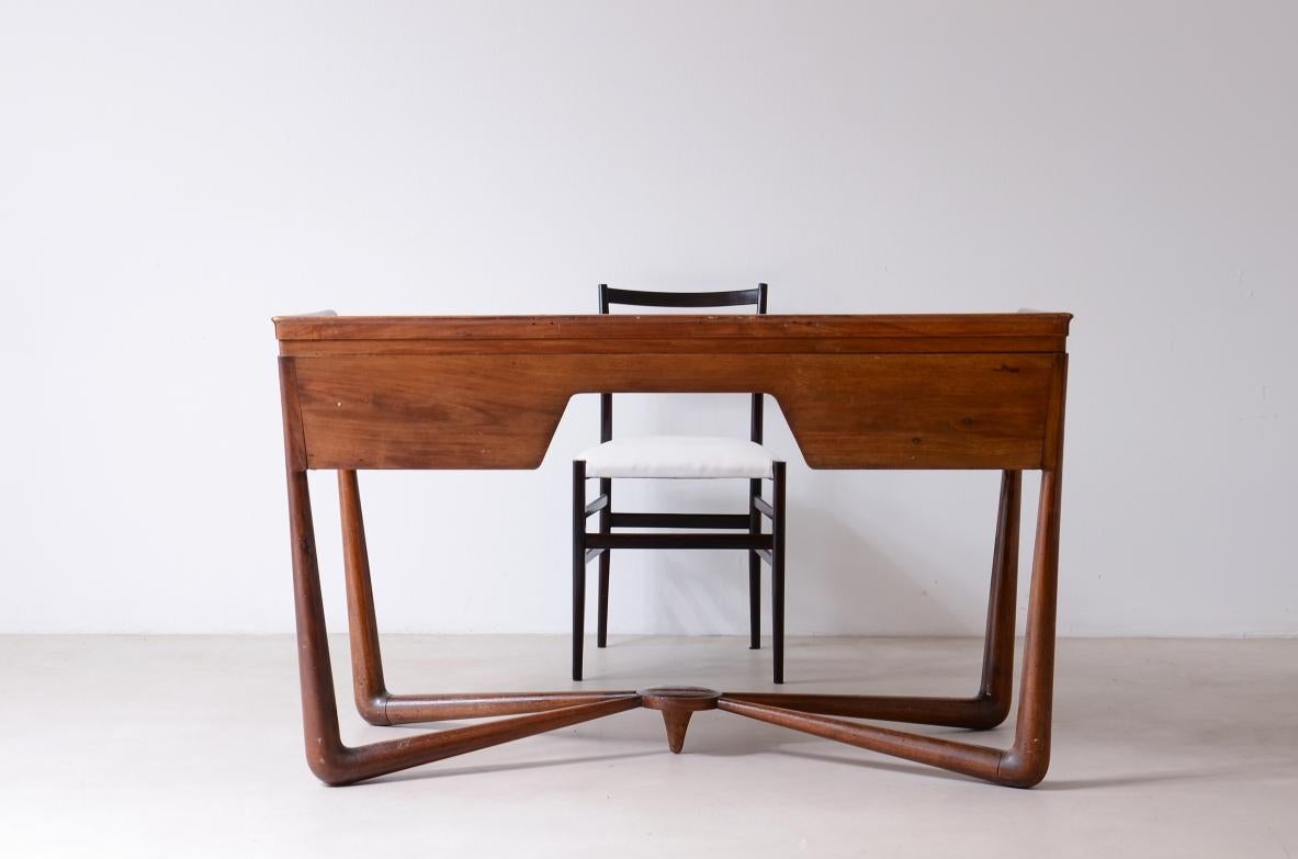 Guglielmo Ulrich elegant walnut writing desk For Sale 4