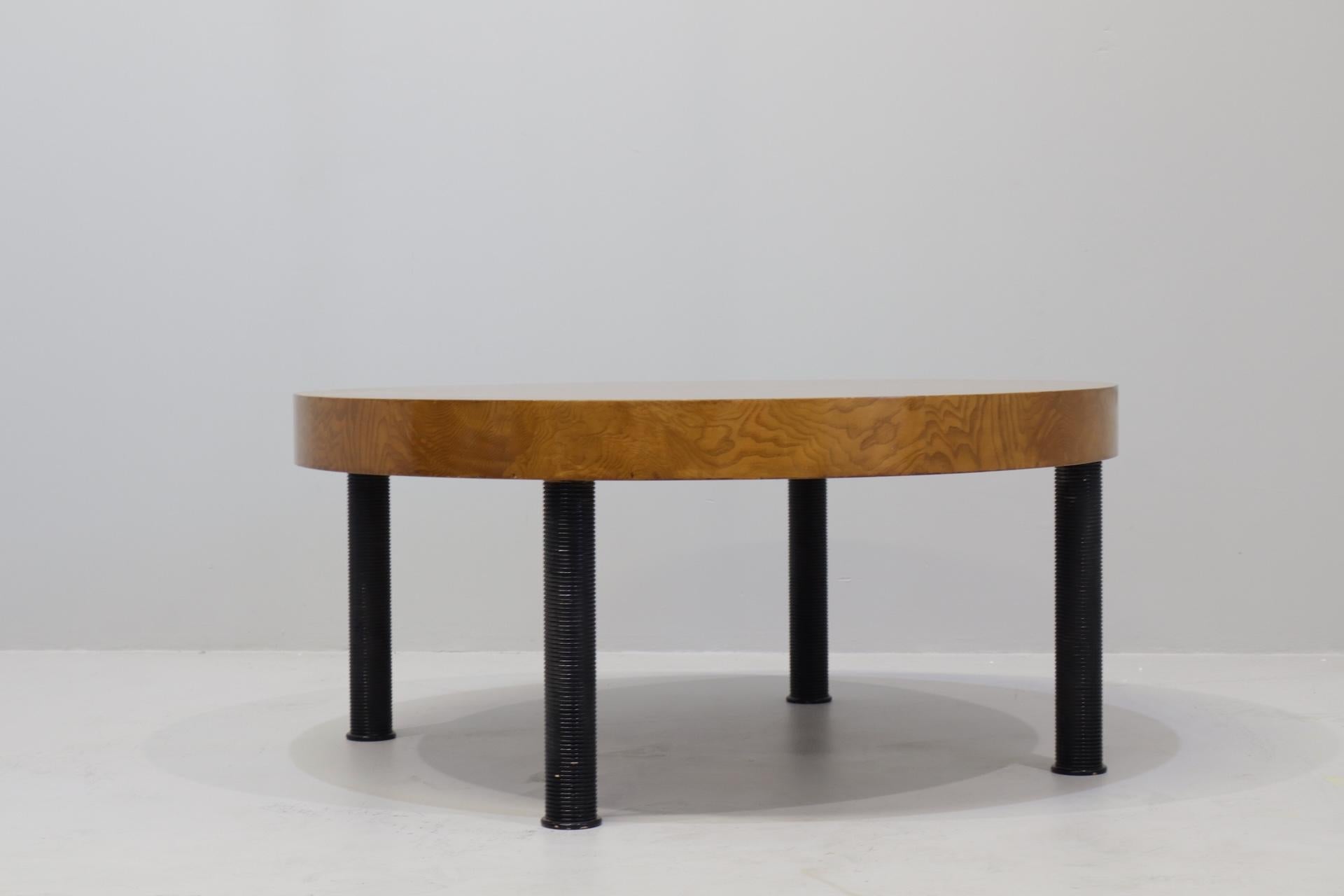 Table basse italienne Guglielmo Ulrich pour ARCA avec pieds tournés Signée en vente 5