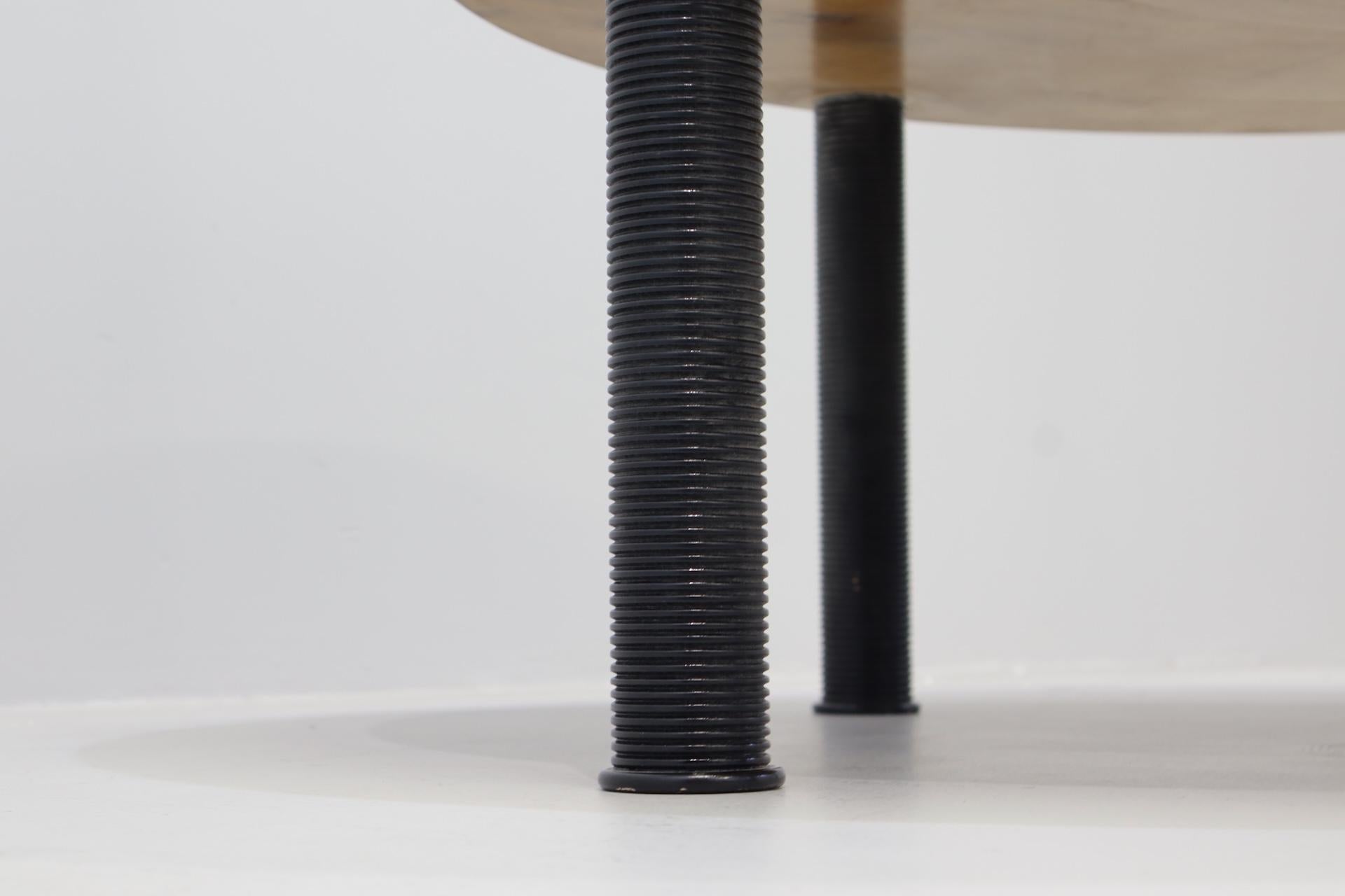 Table basse italienne Guglielmo Ulrich pour ARCA avec pieds tournés Signée en vente 8