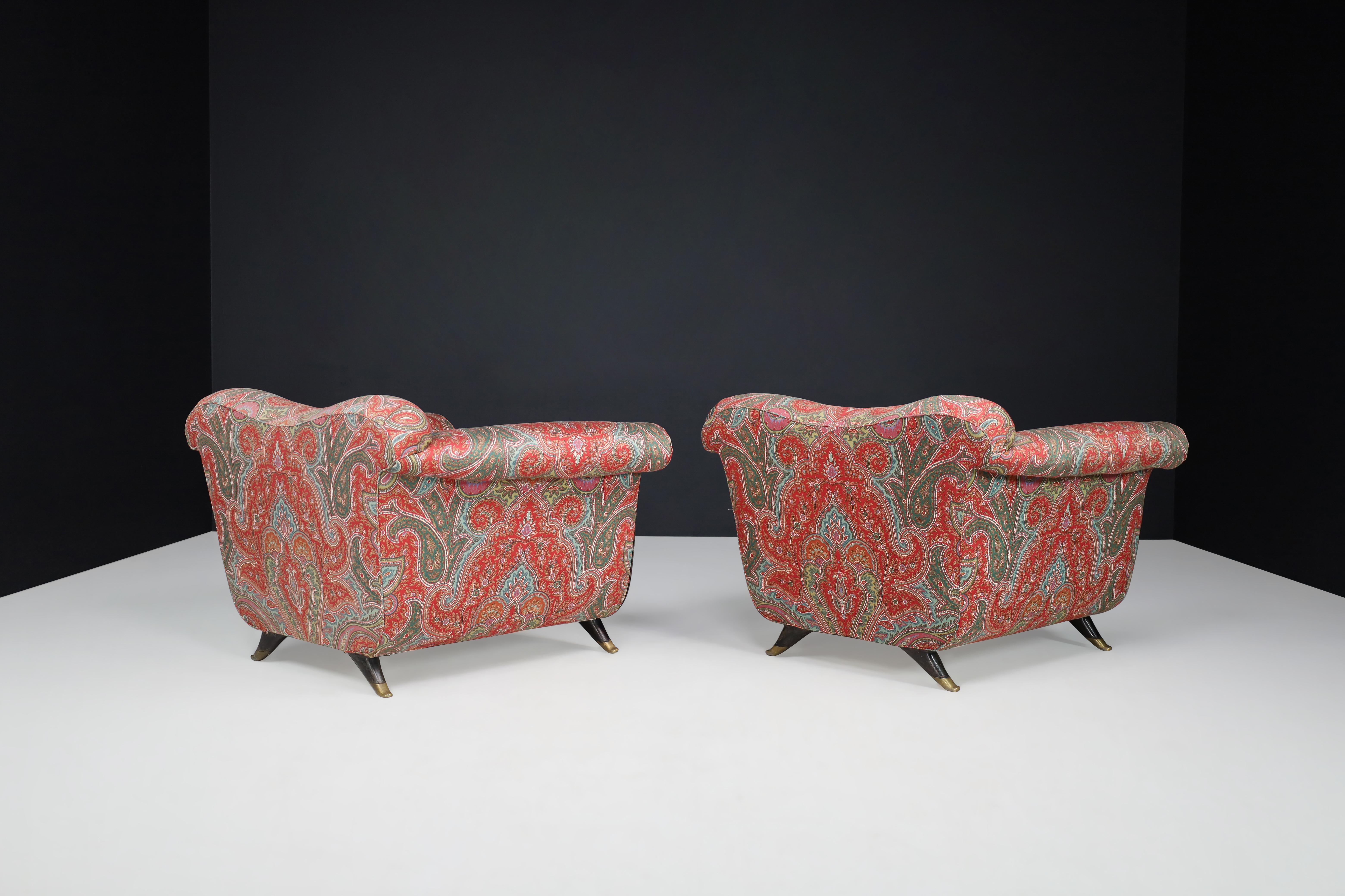 Guglielmo Ulrich Lounge Chairs in Walnut, Fabric, and Brass, Italy, 1930s  For Sale 6