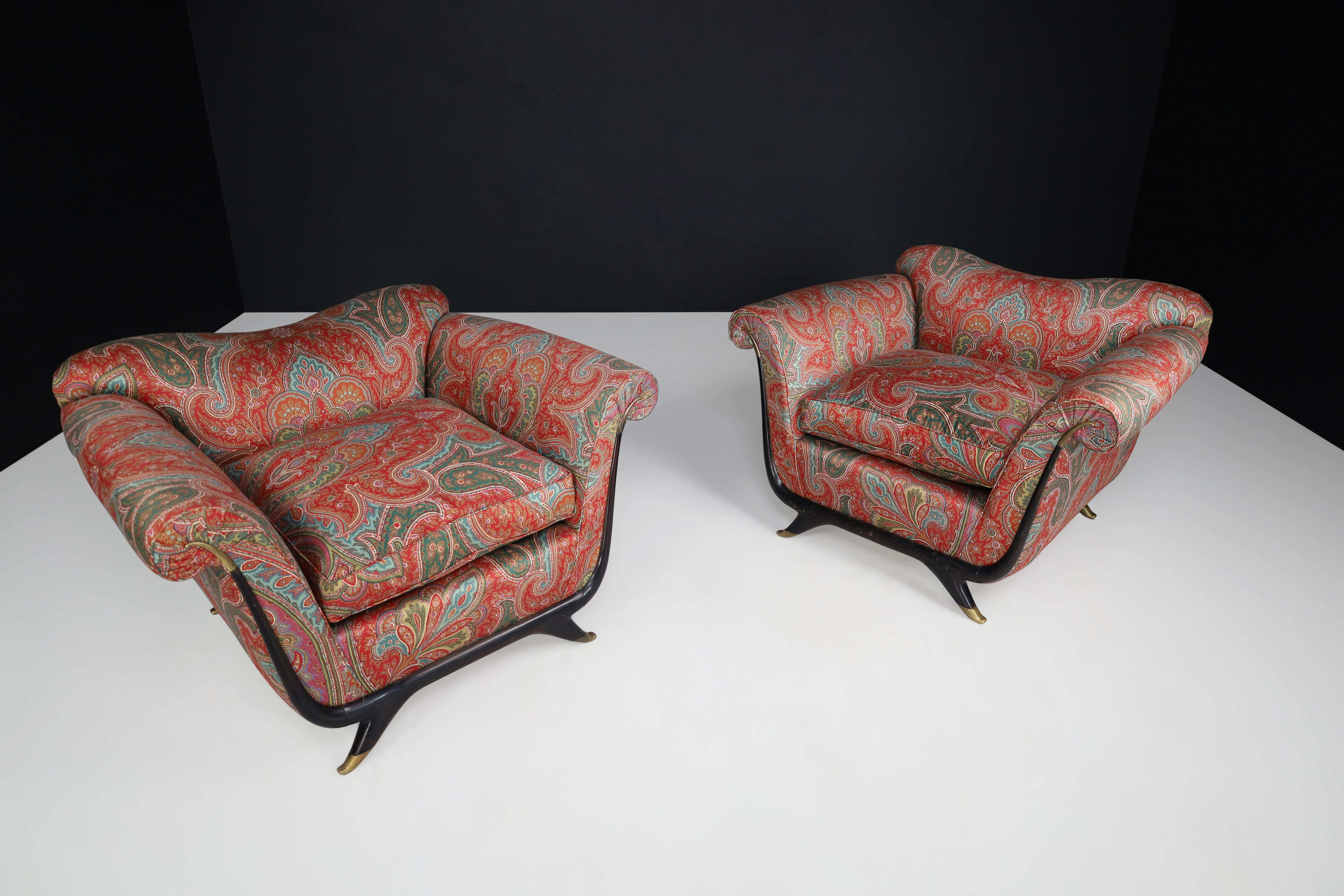 Guglielmo Ulrich Lounge Chairs in Walnut, Fabric, and Brass, Italy, 1930s  For Sale 13