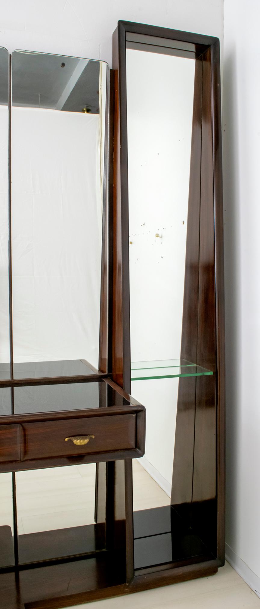 Guglielmo Ulrich Mid-Century Modern Italian Walnut Mirrored Sideboard, 1940s For Sale 3