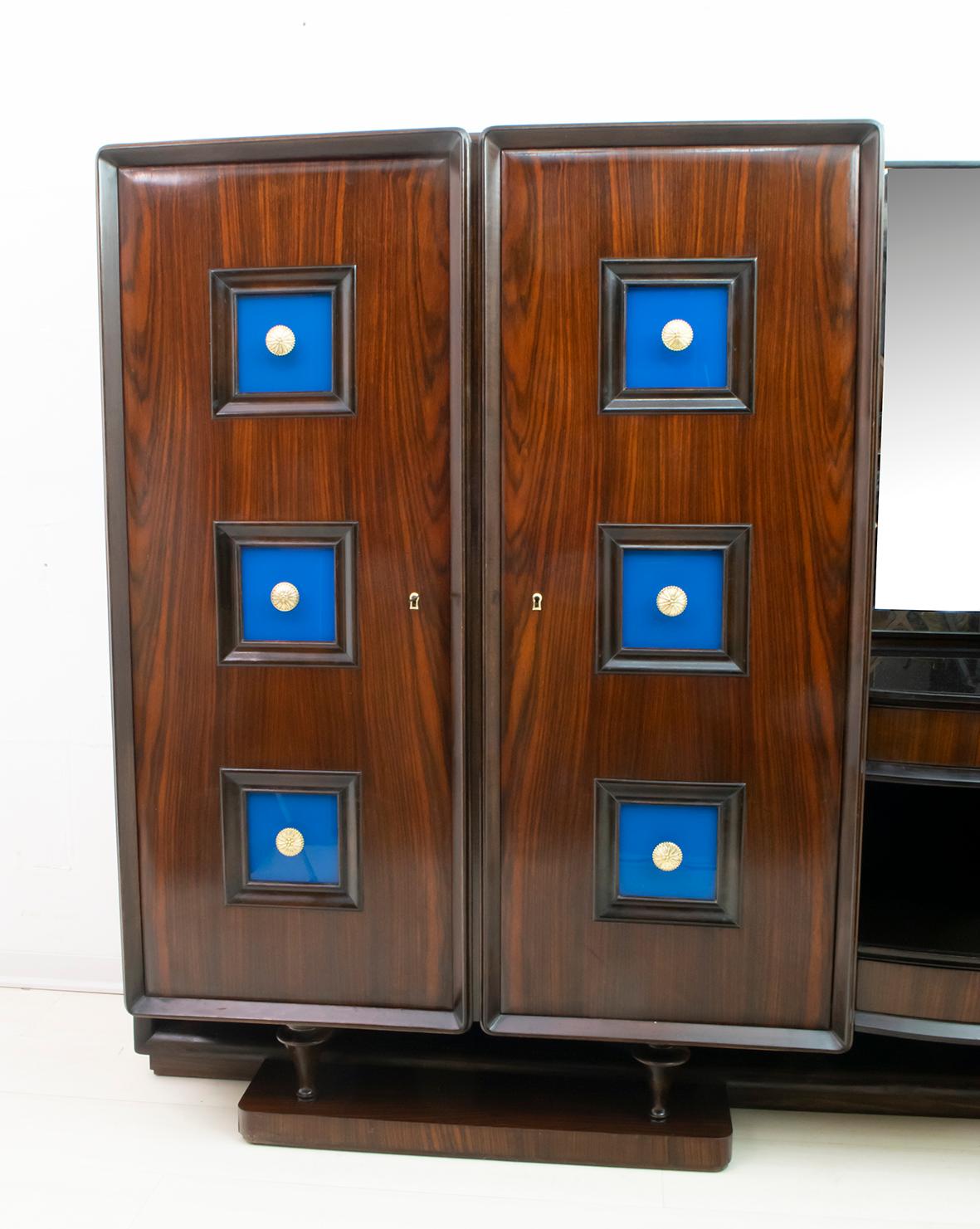 Guglielmo Ulrich Rare Mid-Century Modern Italian Walnut Bar Cabinet, 1940s For Sale 6