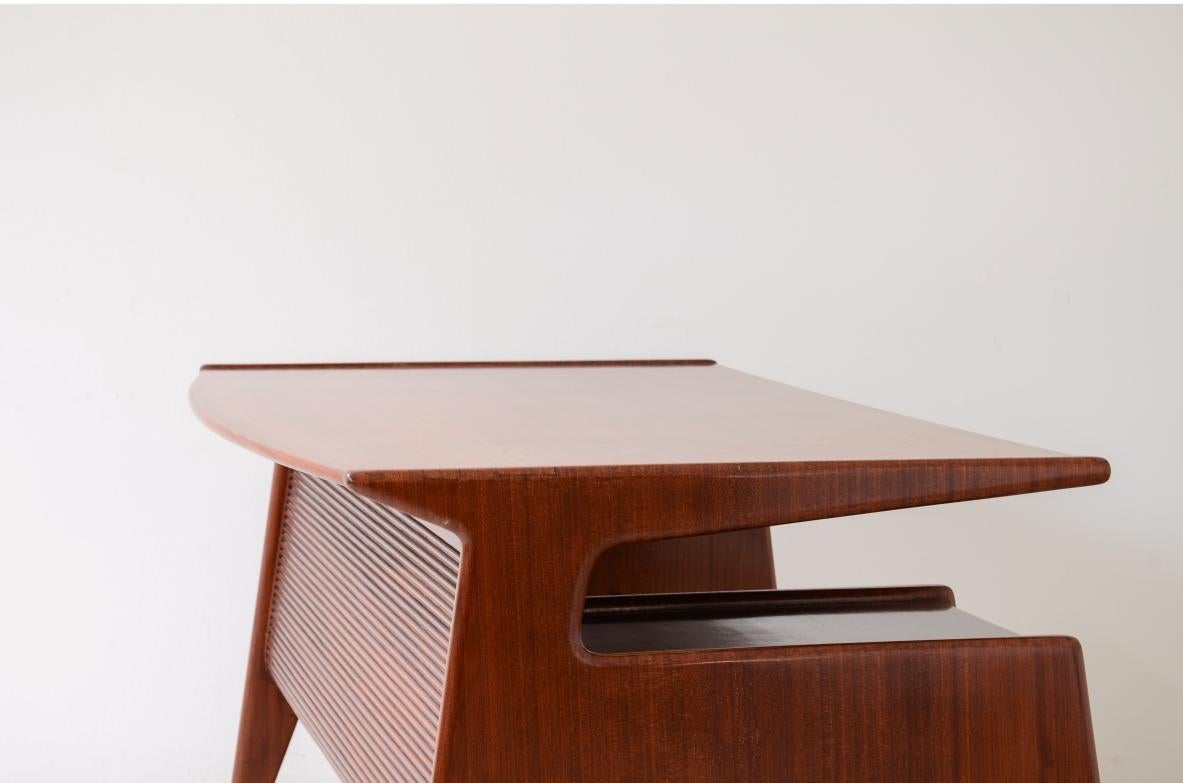 splendid executive desk in the style of Ulrich with four drawers For Sale 3
