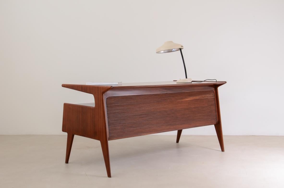 20th Century splendid executive desk in the style of Ulrich with four drawers For Sale