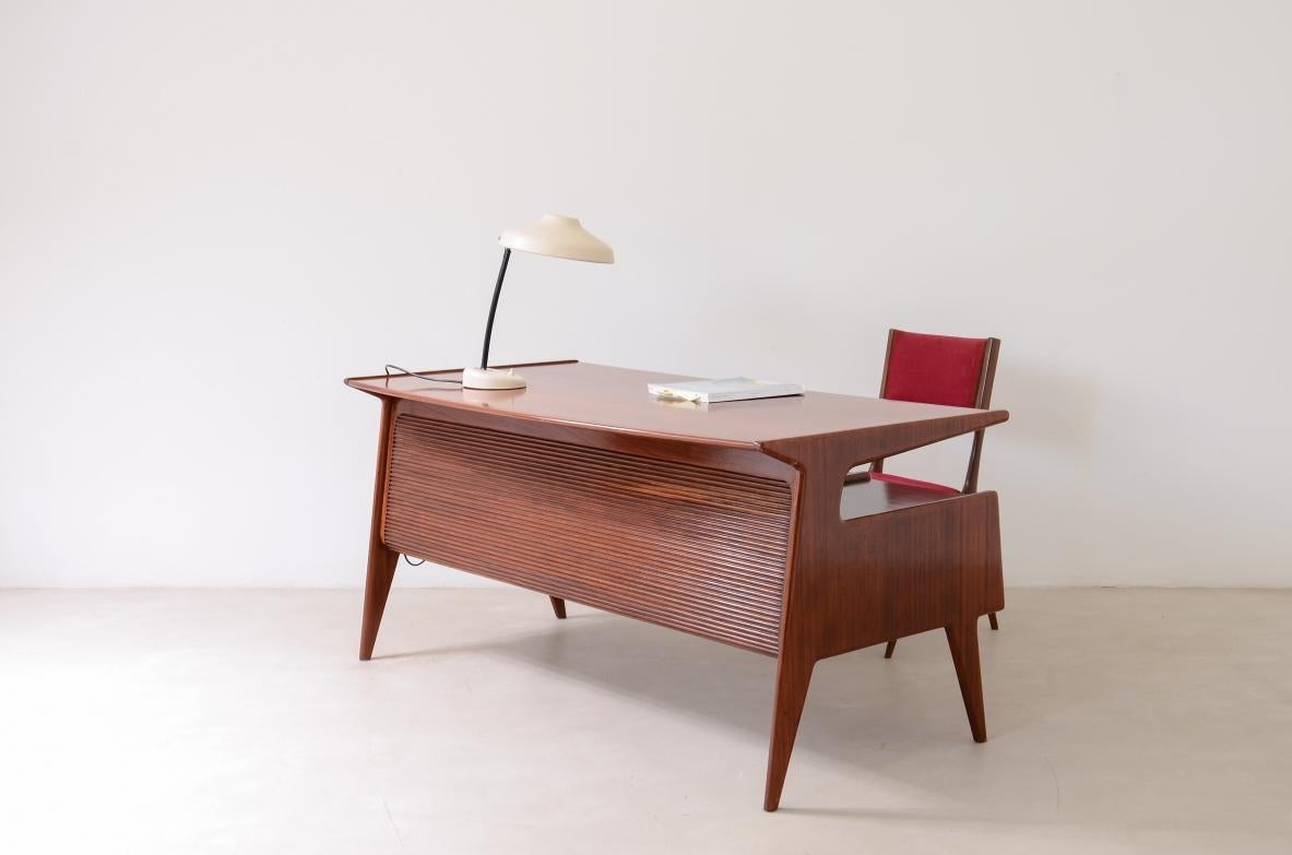 splendid executive desk in the style of Ulrich with four drawers For Sale 1