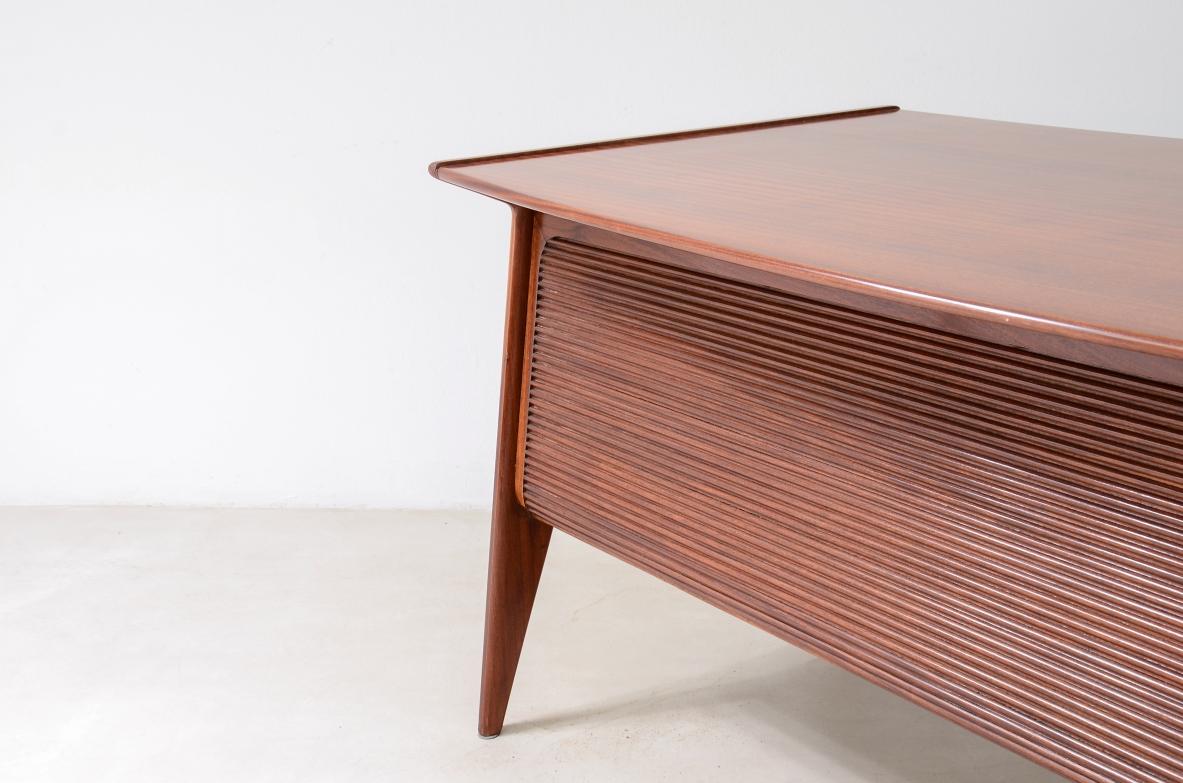 splendid executive desk in the style of Ulrich with four drawers For Sale 2