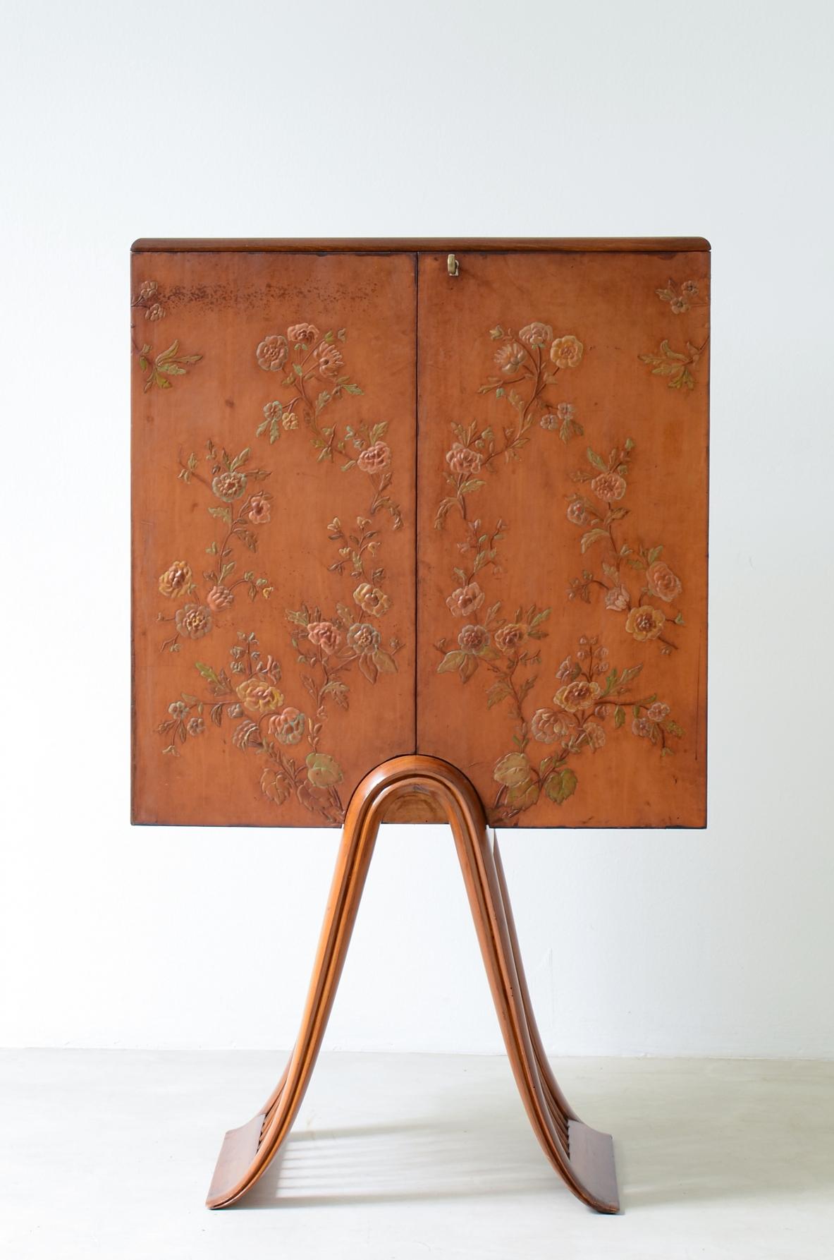 Leather Guglielmo Ulrich, unique bar cabinet in leather painted