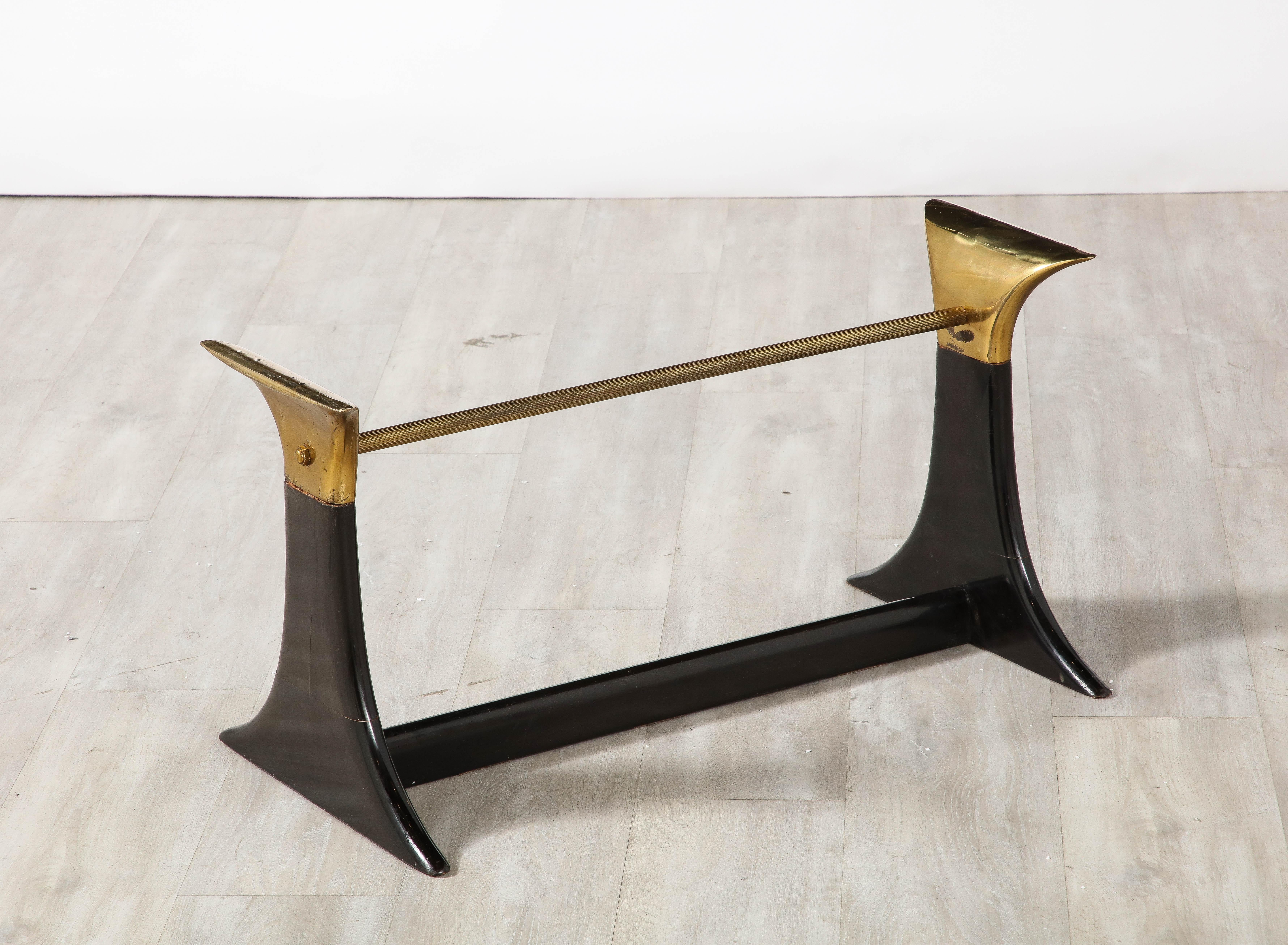 Guglielmo Ulrich Walnut, Agate and Brass Coffee Table, Italy, circa 1950  For Sale 7