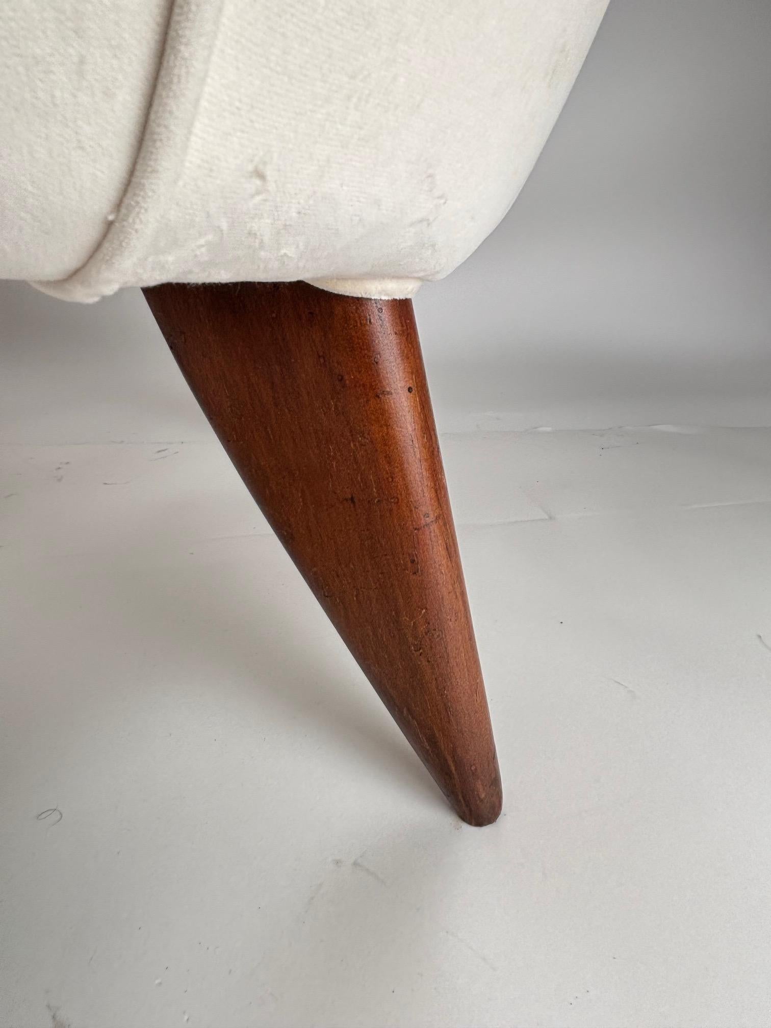 Mid-20th Century Guglielmo Veronesi, 2 Perla Armchairs, Wood, White Fabric, ISA, Italy 1950s For Sale