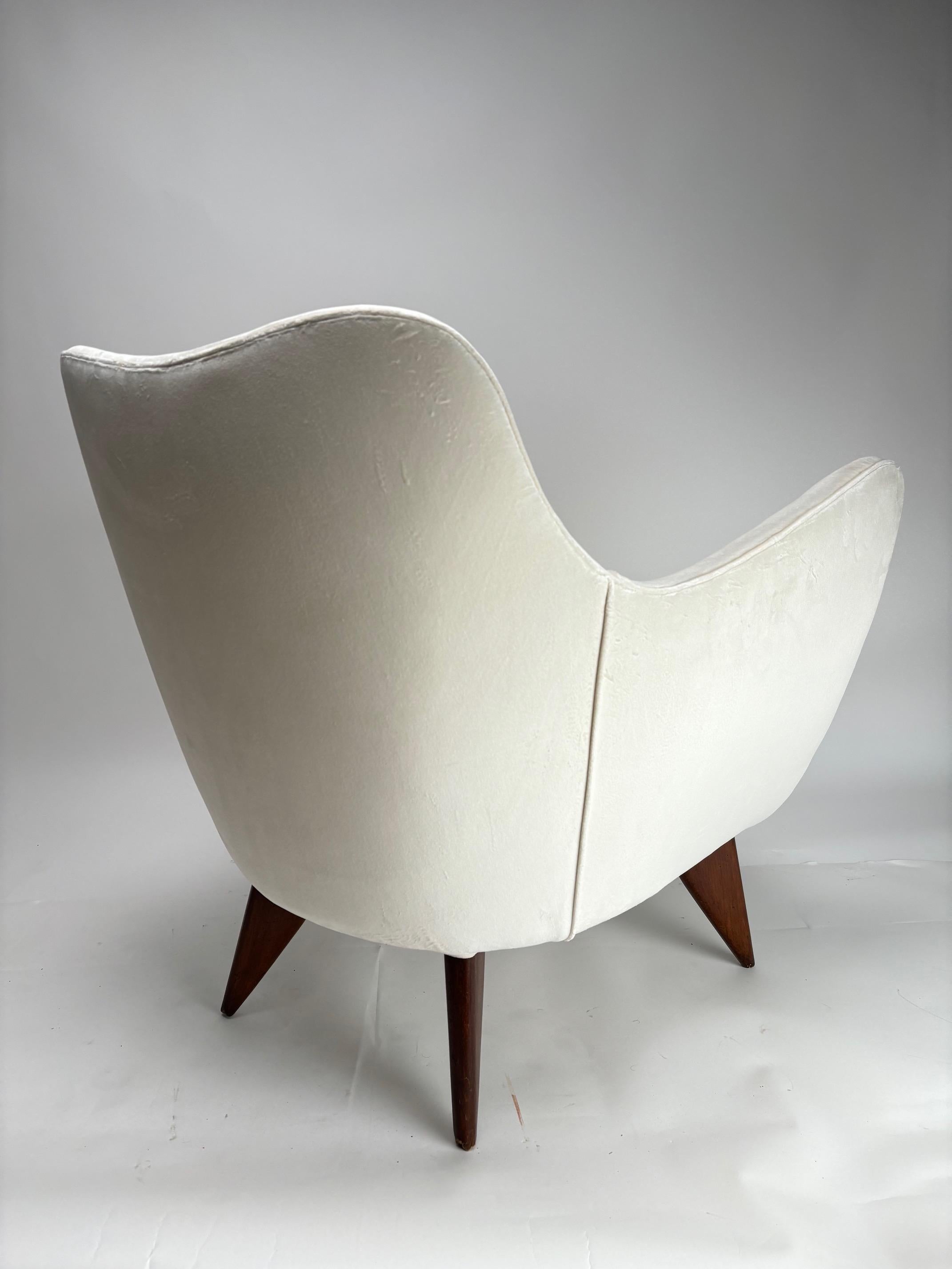 Velvet Guglielmo Veronesi, 2 Perla Armchairs, Wood, White Fabric, ISA, Italy 1950s For Sale