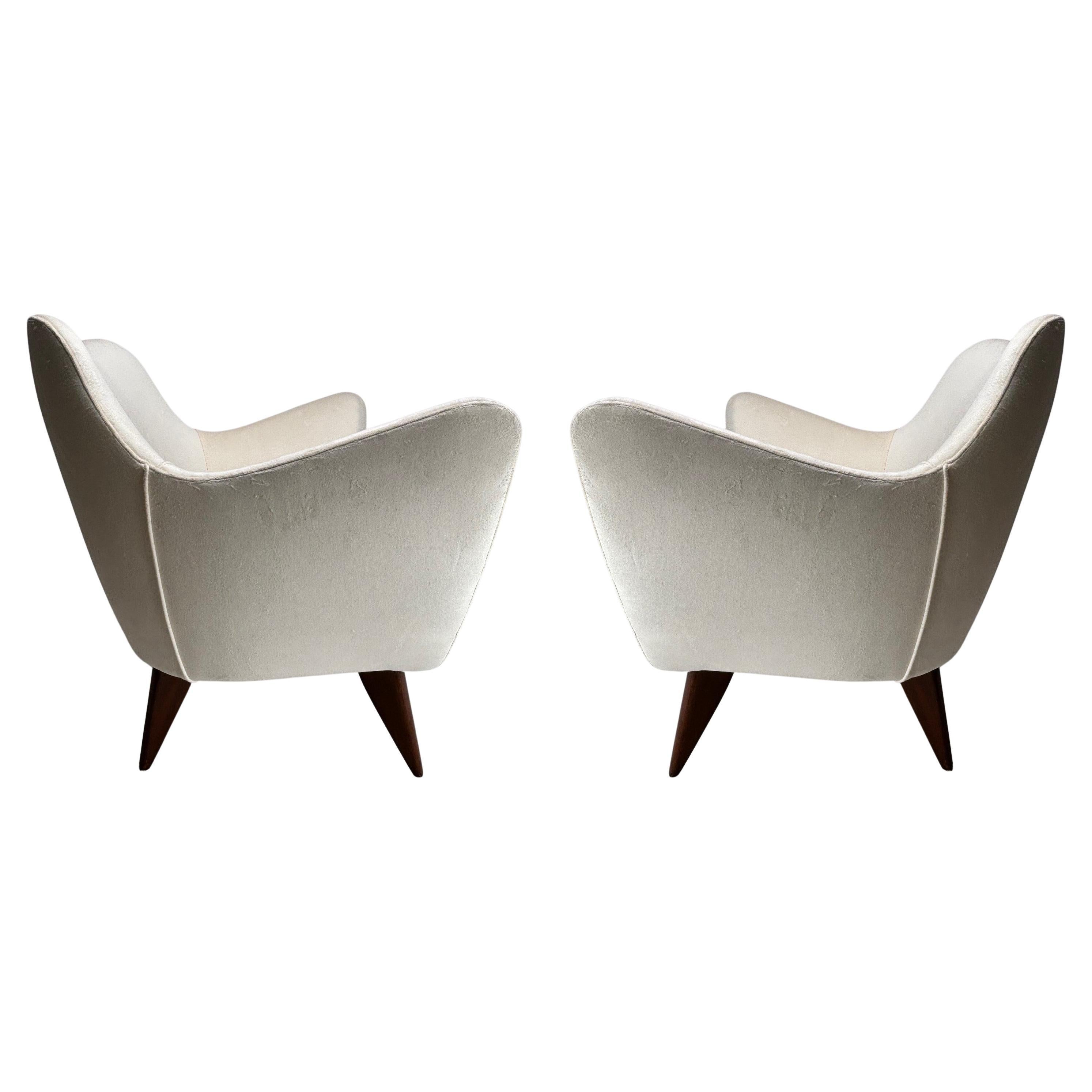 Guglielmo Veronesi, 2 Perla Armchairs, Wood, White Fabric, ISA, Italy 1950s For Sale