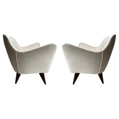 Guglielmo Veronesi, 2 fauteuils Perla, Wood, tissu blanc, ISA, Italie années 1950