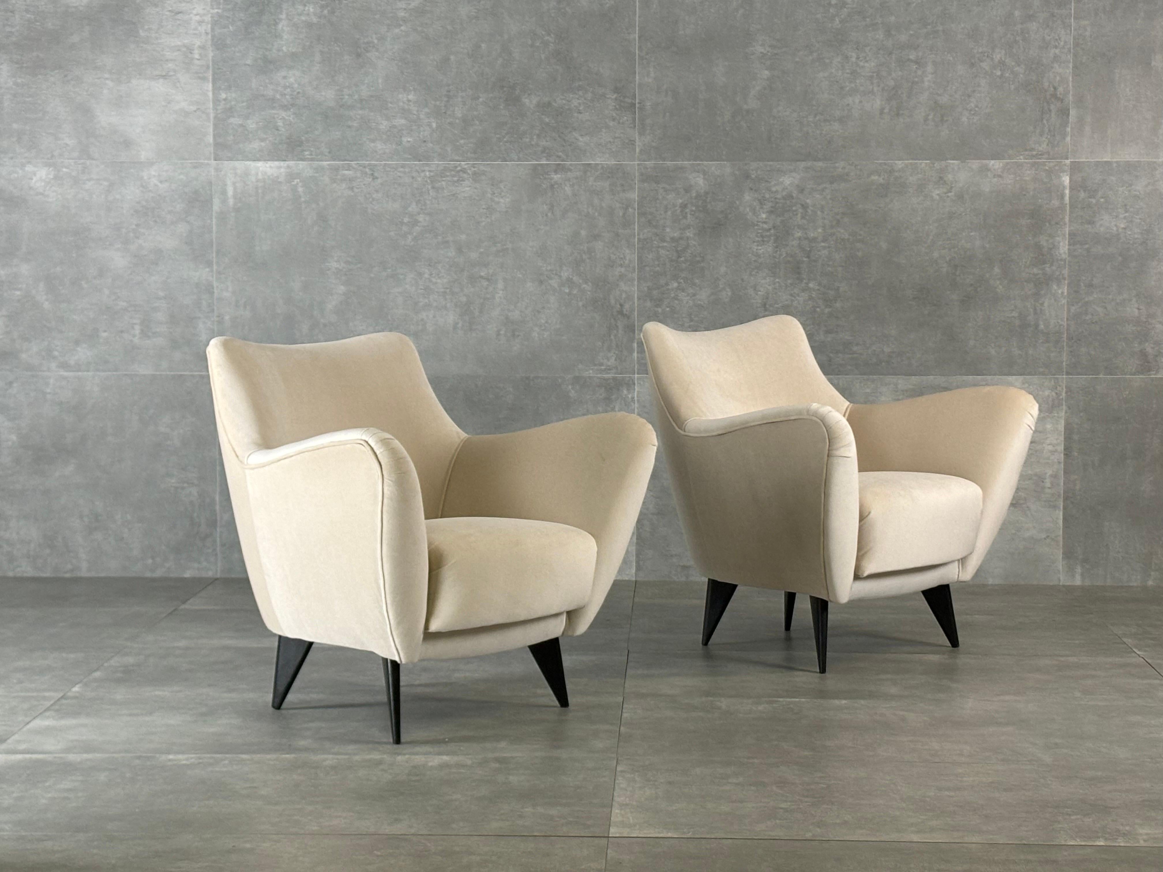 Guglielmo Veronesi armchairs by ISA, Italy, 1950s, set of 2 For Sale 3
