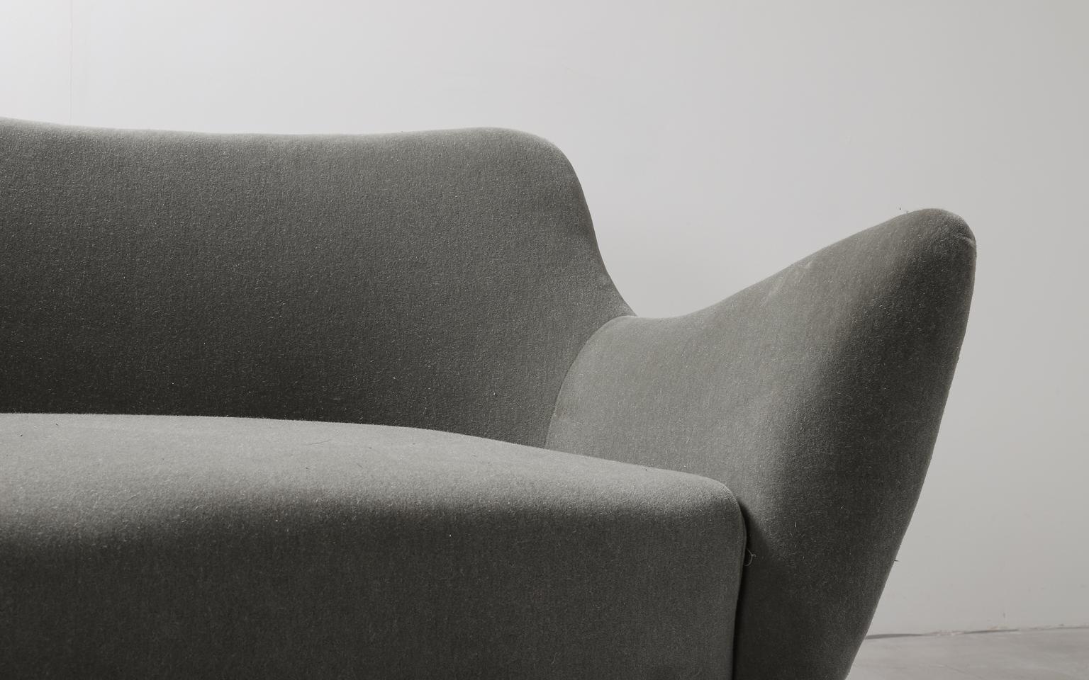 Italienisches Sofa 'Perla' aus den 1950er Jahren von Giulia Veronesi für ISA Bergamo im Angebot 7