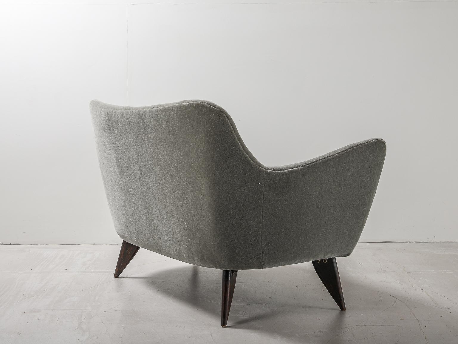 Mohair Canapé italien 'Perla' des années 1950 par Giulia Veronesi pour ISA Bergamo en vente