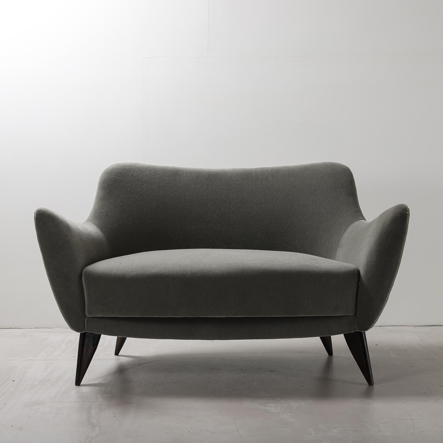 Mohair Italian 1950s 'Perla' Sofa by Giulia Veronesi for ISA Bergamo For Sale