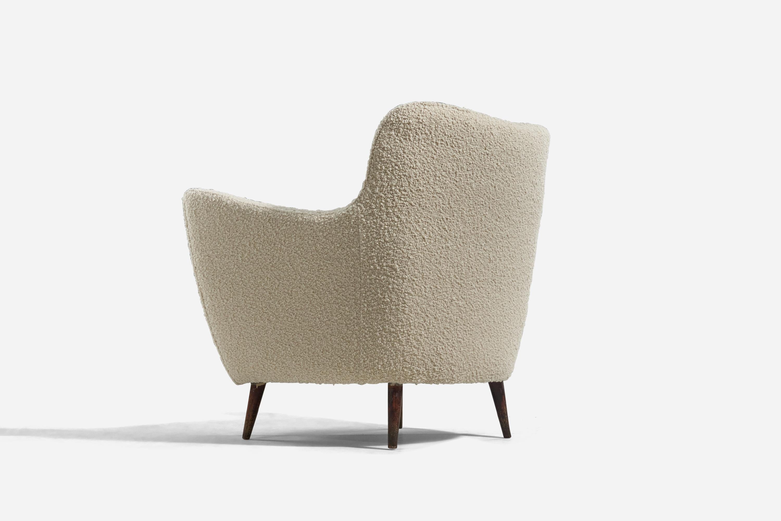 Guglielmo Veronesi, Lounge Chairs, Wood, White Fabric, ISA Bergamo, Italy, 1950s In Good Condition In High Point, NC