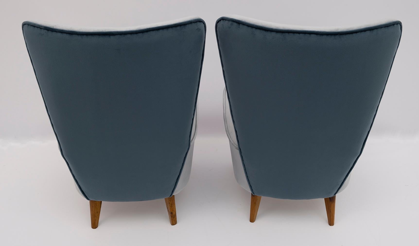 Guglielmo Veronesi Mid-Century Modern Italian Small Armchairs for I.S.A., Pair For Sale 1