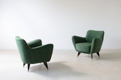 Guglielmo Veronesi Pair of armchairs upholstered in padded velvet