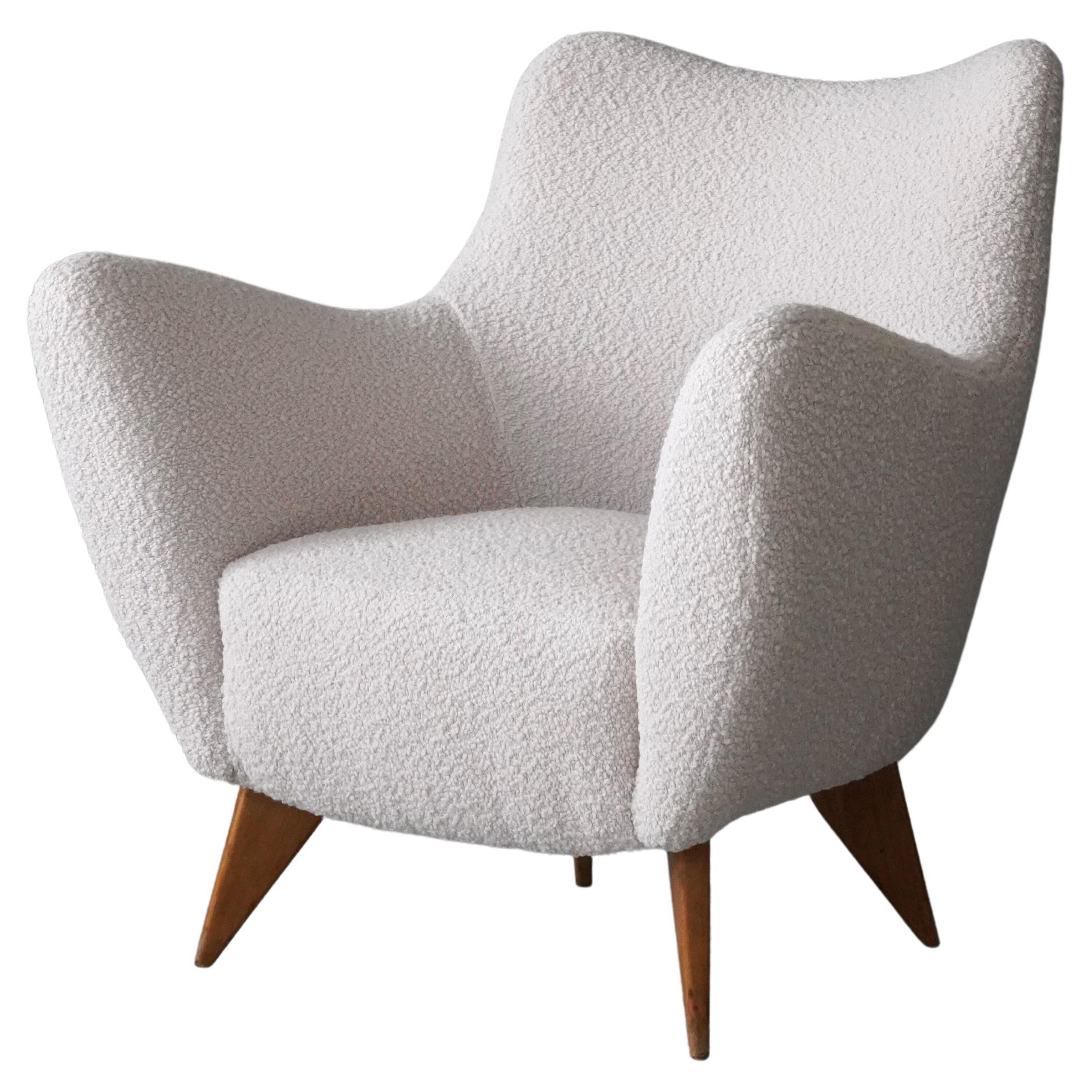 Guglielmo Veronesi "Perla" Lounge Chair, Wood, Bouclé ISA Bergamo, Italy, 1950s