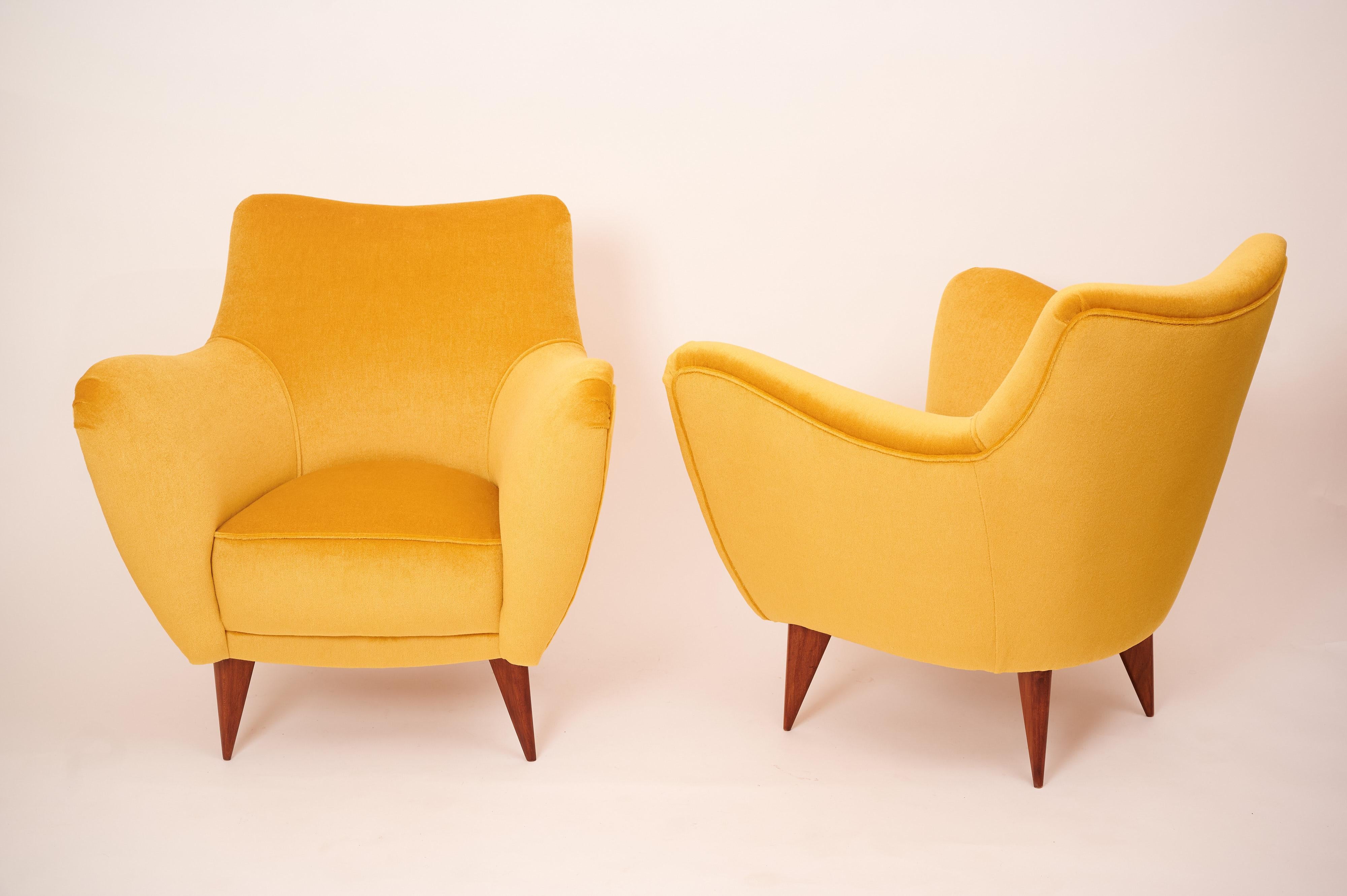 Guglielmo Veronesi 'Perla' lounge Chairs, ISA Bergamo 1950s Italy In Excellent Condition In London, GB