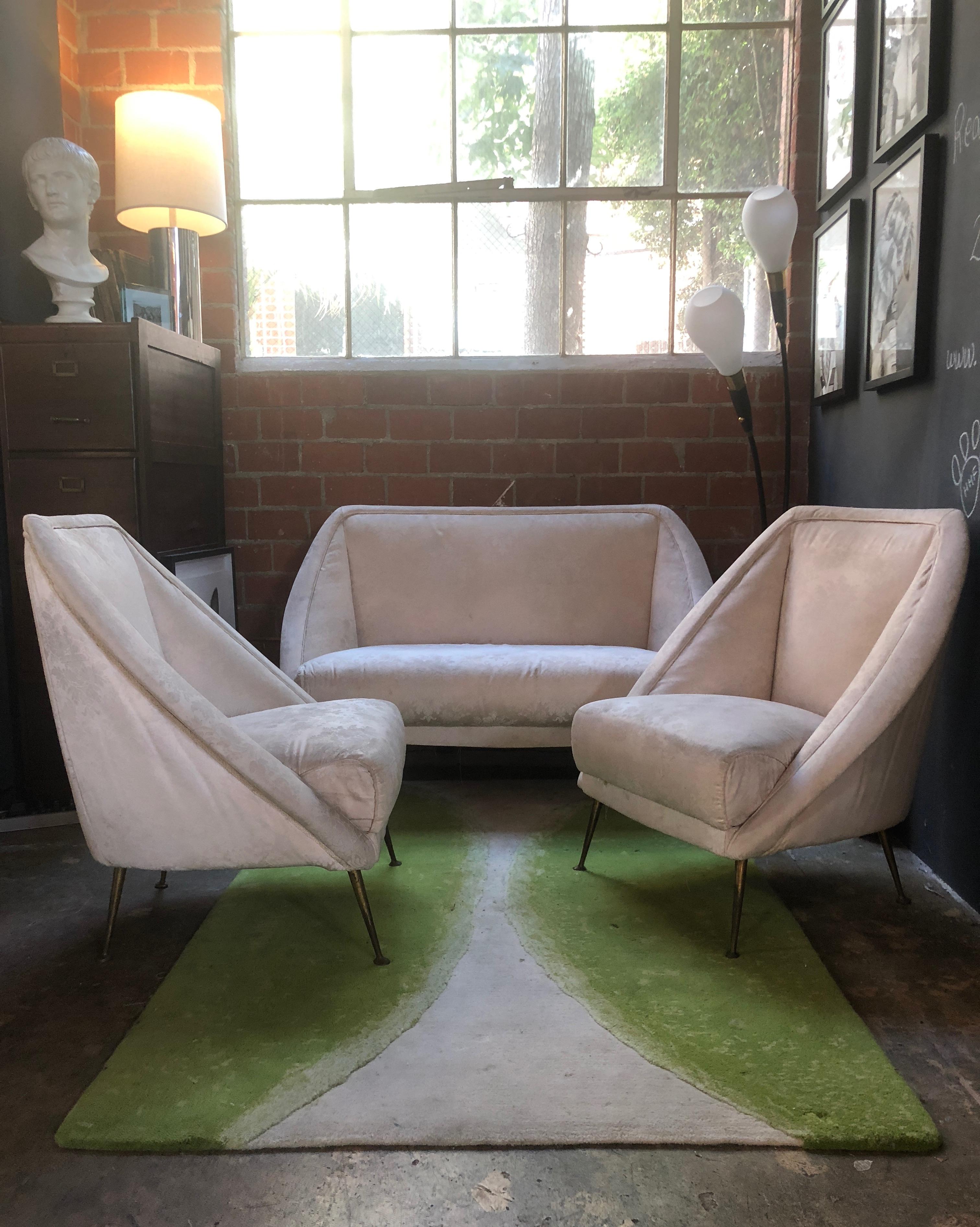 Rare model of sofa and lounge chairs designed by Guglielmo Veronesi and created by Pigoli's brothers from Cabiate, Italy, 1950s.