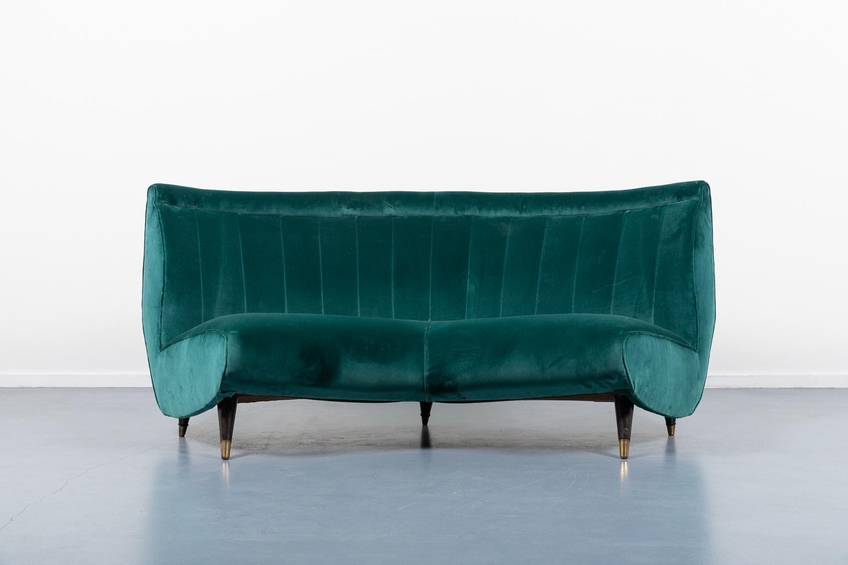 Mid-Century Modern Guglielmo Veronesi sofa by ISA, 1960’s Italy For Sale