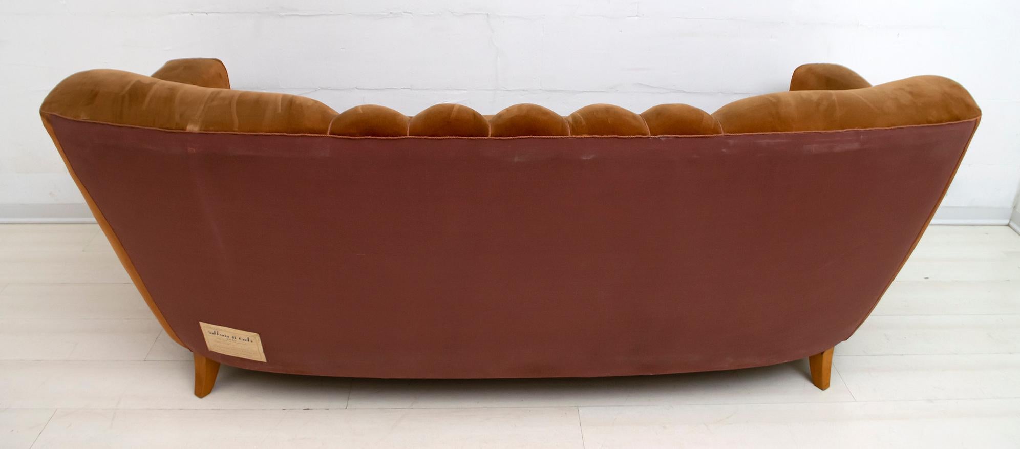 Gugliemo Ulrich Art Deco Italian Velvet Curved Sofa, 1940s 4