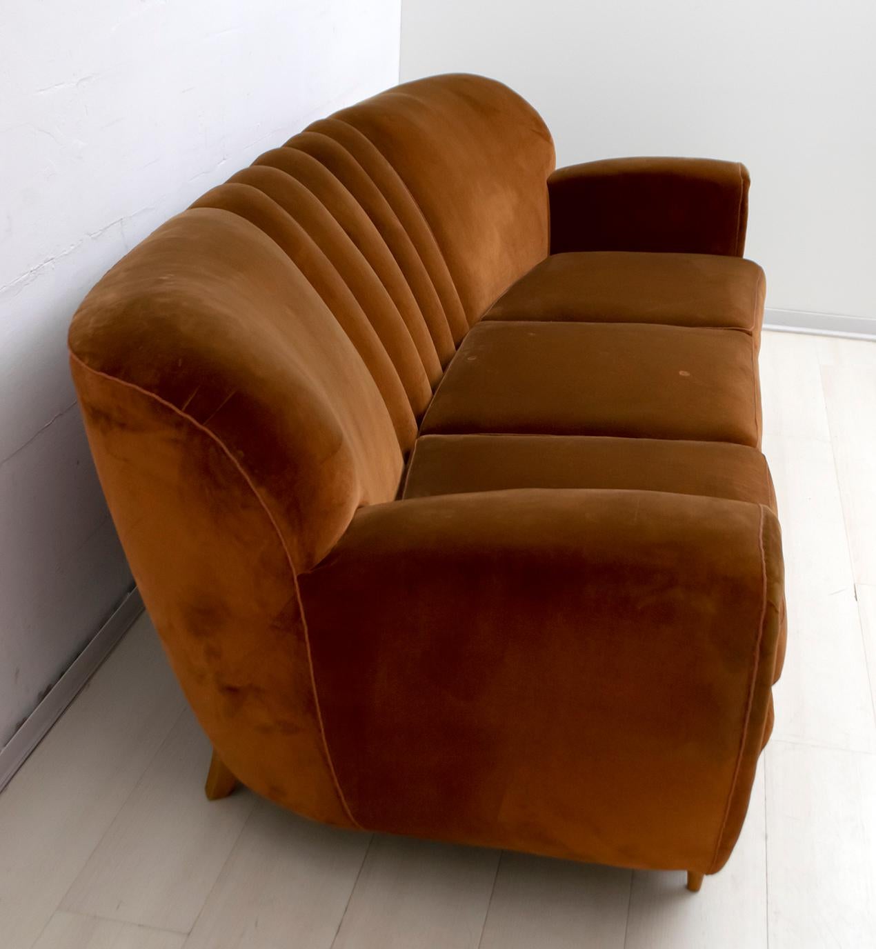 Gugliemo Ulrich Art Deco Italian Velvet Curved Sofa, 1940s 2