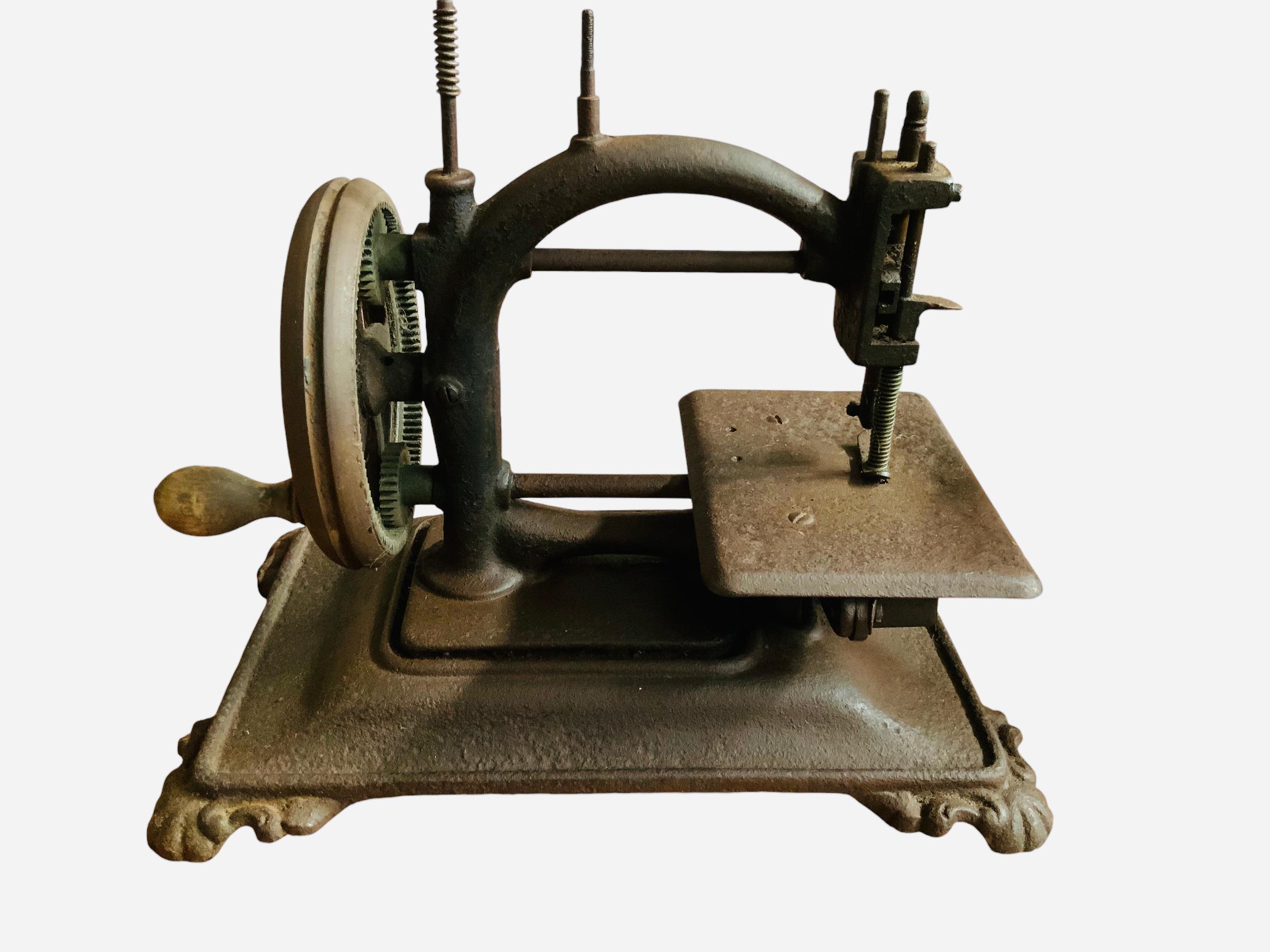 20th Century Guhl & Harbeck Style Chain Stitch Hand Crank Sewing Machine For Sale