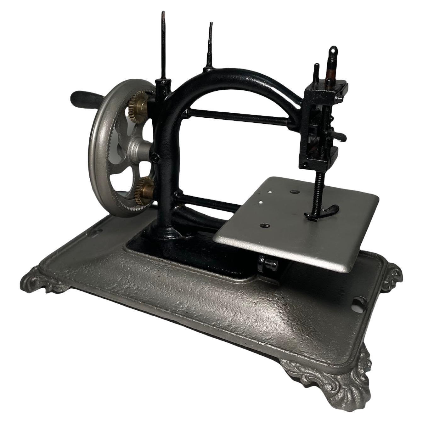 Guhl & Harbeck Style Chain Stitch Hand Crank Sewing Machine For Sale