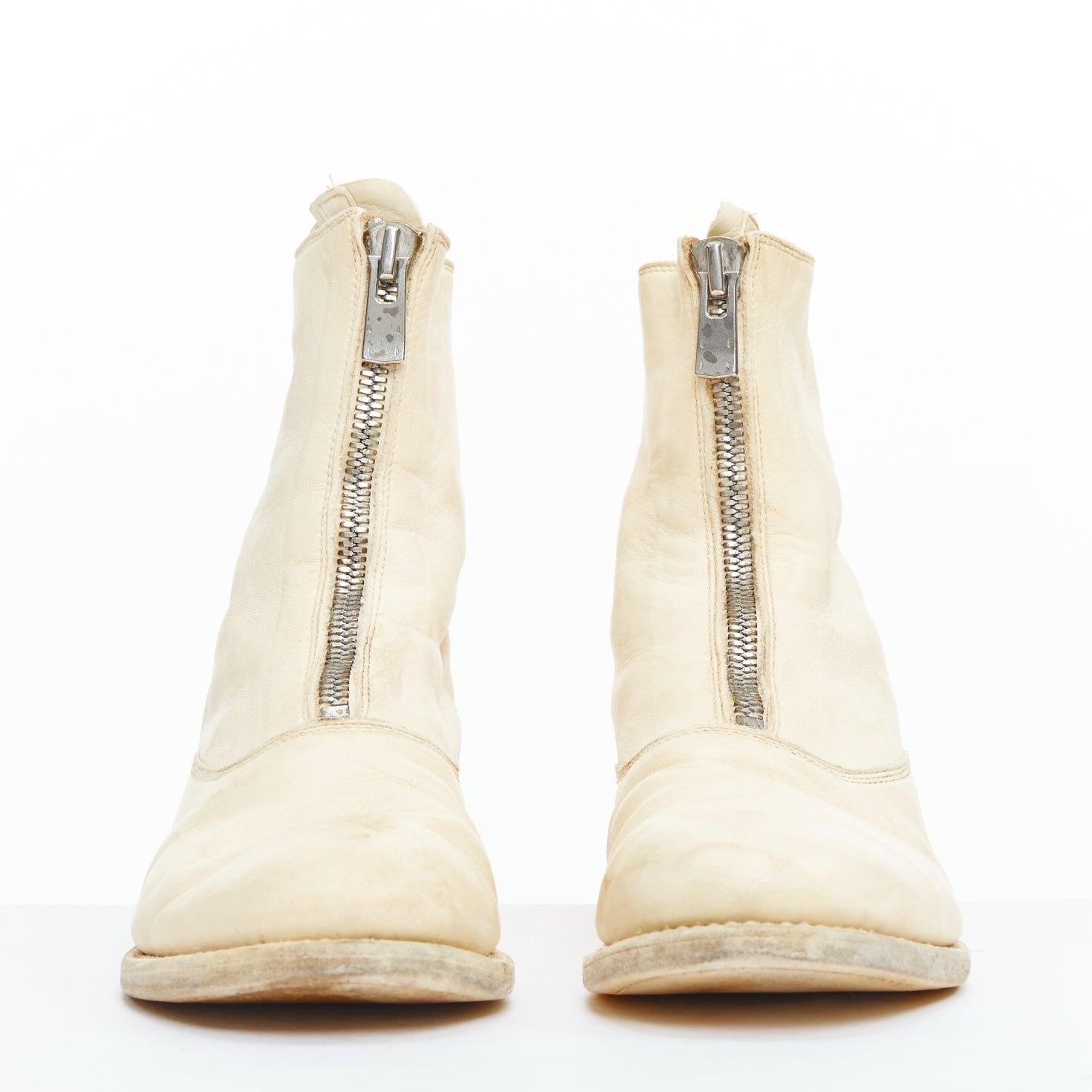 Beige Guidi bottes de combat en cuir pleine fleur crème avec fermeture à glissière argentée sur le devant EU39 en vente