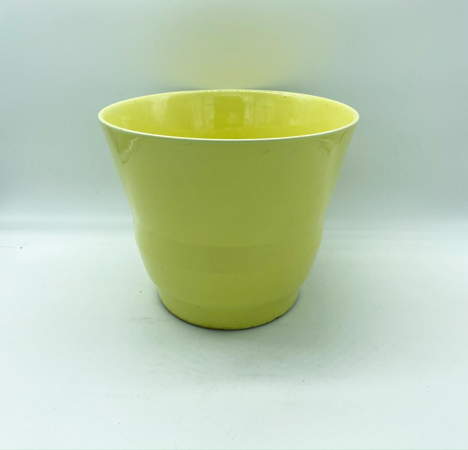 Mid-20th Century Guido Andlovitz Lavenia, Elegant Cachepot in Yellow Ceramic, 1940s