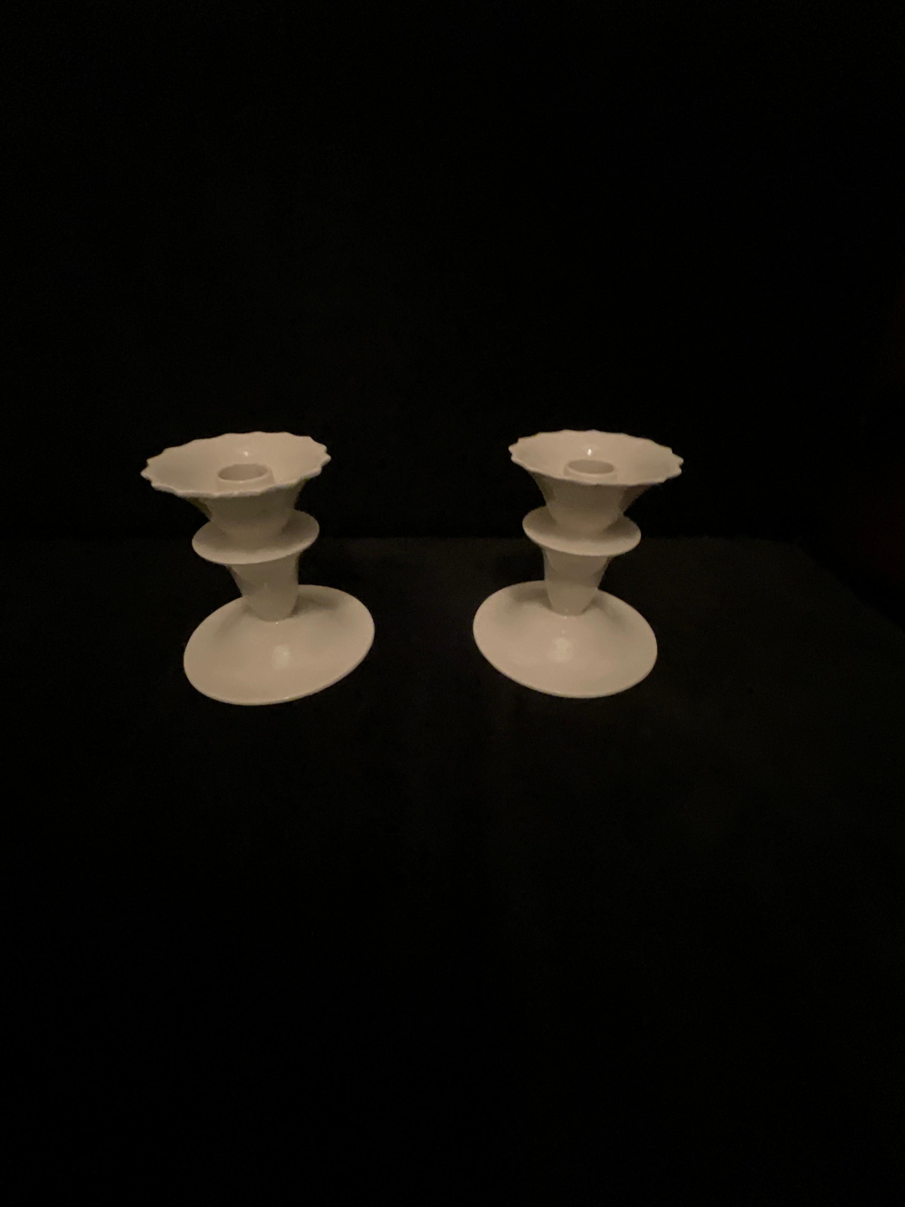 Guido Andlovitz - ha creato questo modello di candelieri quando era il direttore artistico della SCI di LAVENO .
Questo modello di candelieri ha partecipato nel 1925 alla BIENNALE DI MONZA, come candeliere forma MONZA 