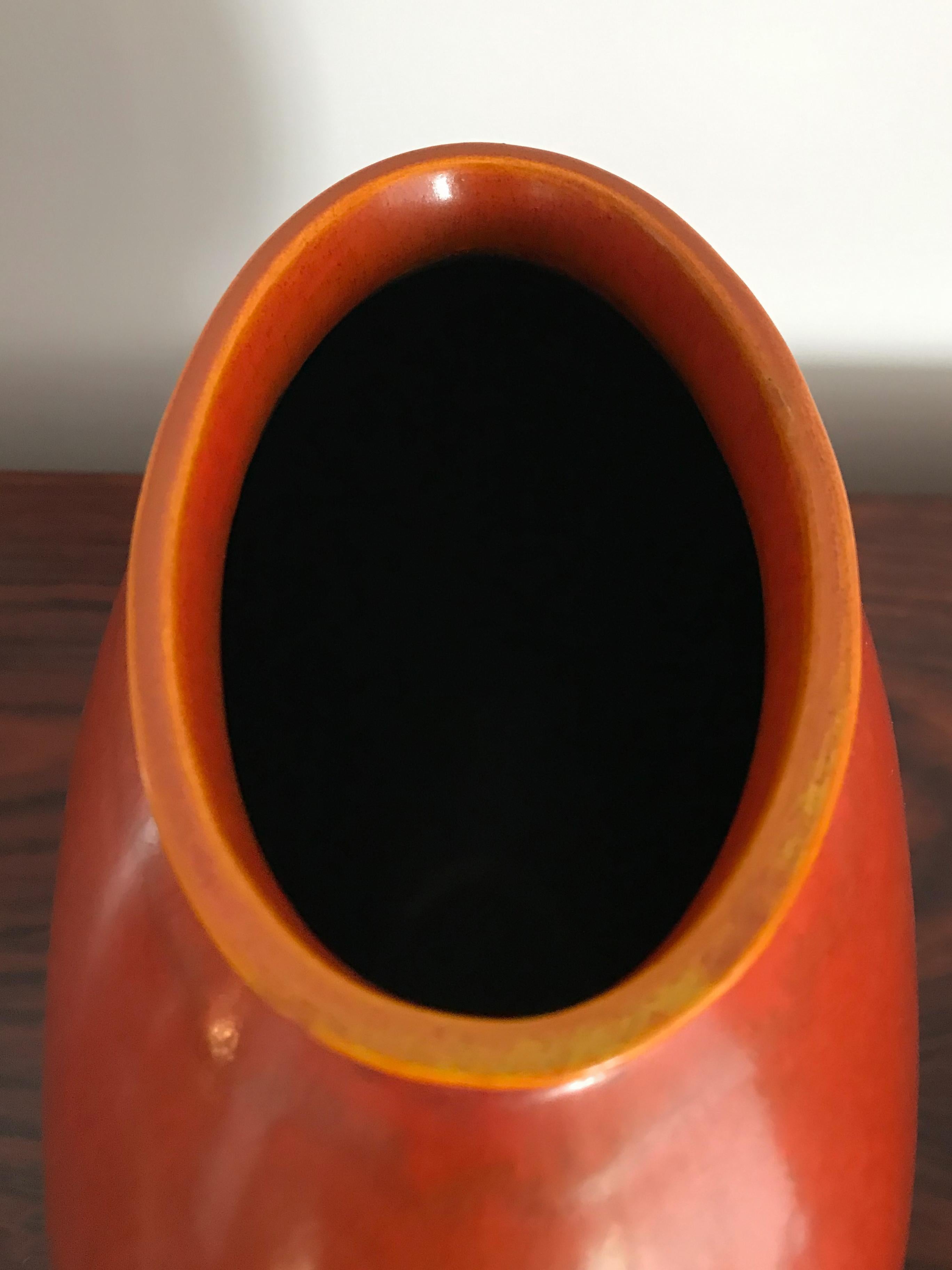 Italienische orangefarbene Keramikvase von Guido Andloviz aus der Mitte des Jahrhunderts, 1940er Jahre (Mitte des 20. Jahrhunderts) im Angebot