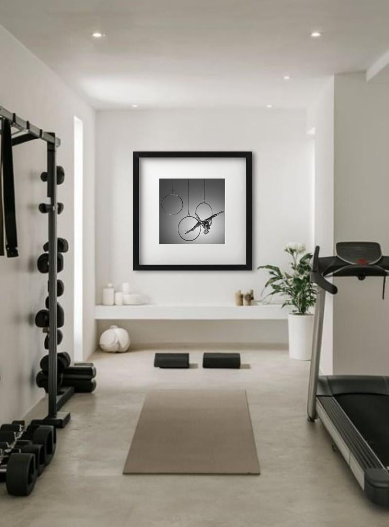 EIRENE - Metallic Painted Nude, Fine Art Photography, 1995 For Sale 7