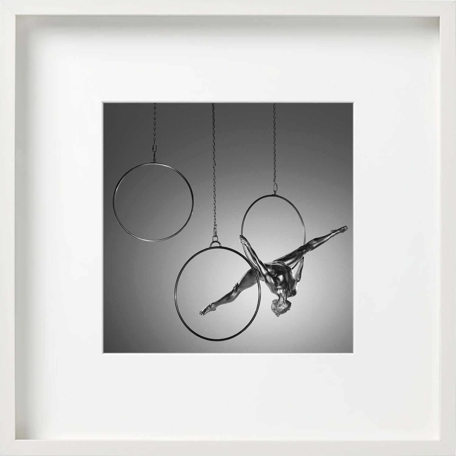 EIRENE - Metallic Painted Nude, Fine Art Photography, 1995 For Sale 5