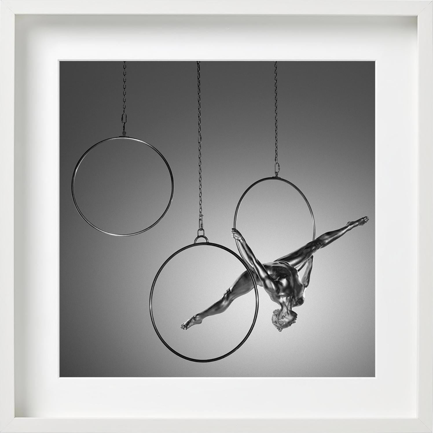 EIRENE - Metallic Painted Nude, Fine Art Photography, 1995 For Sale 6
