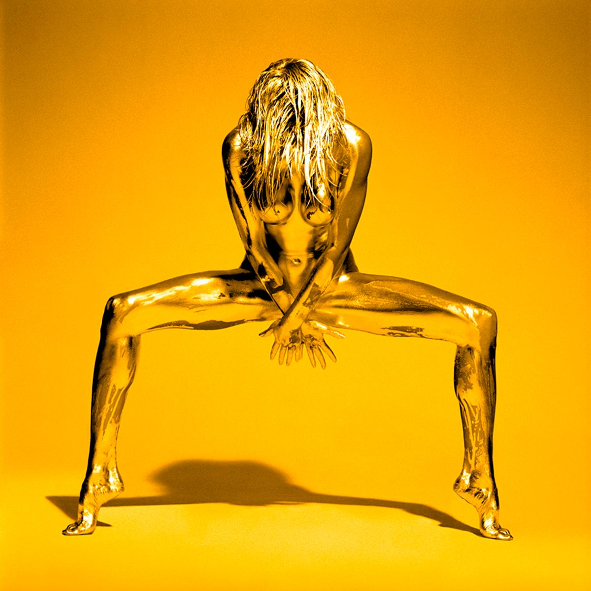 Goldeneye - Nude Model painted in gold, Fine Art Photography, 2020