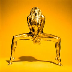 Goldeneye - Modella nuda dipinta in oro, Fotografia Fine Art, 2020