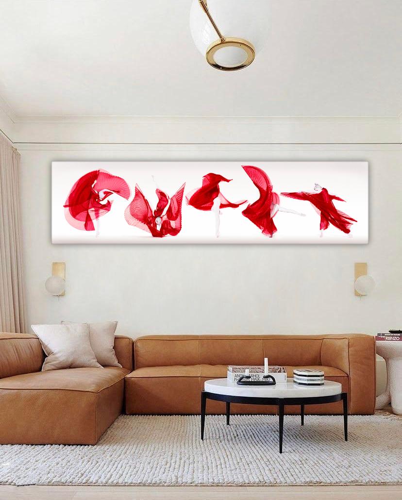 Stepping into the Unknown - fotografia di nudo di una ballerina con sfondo rosso - Photograph di Guido Argentini
