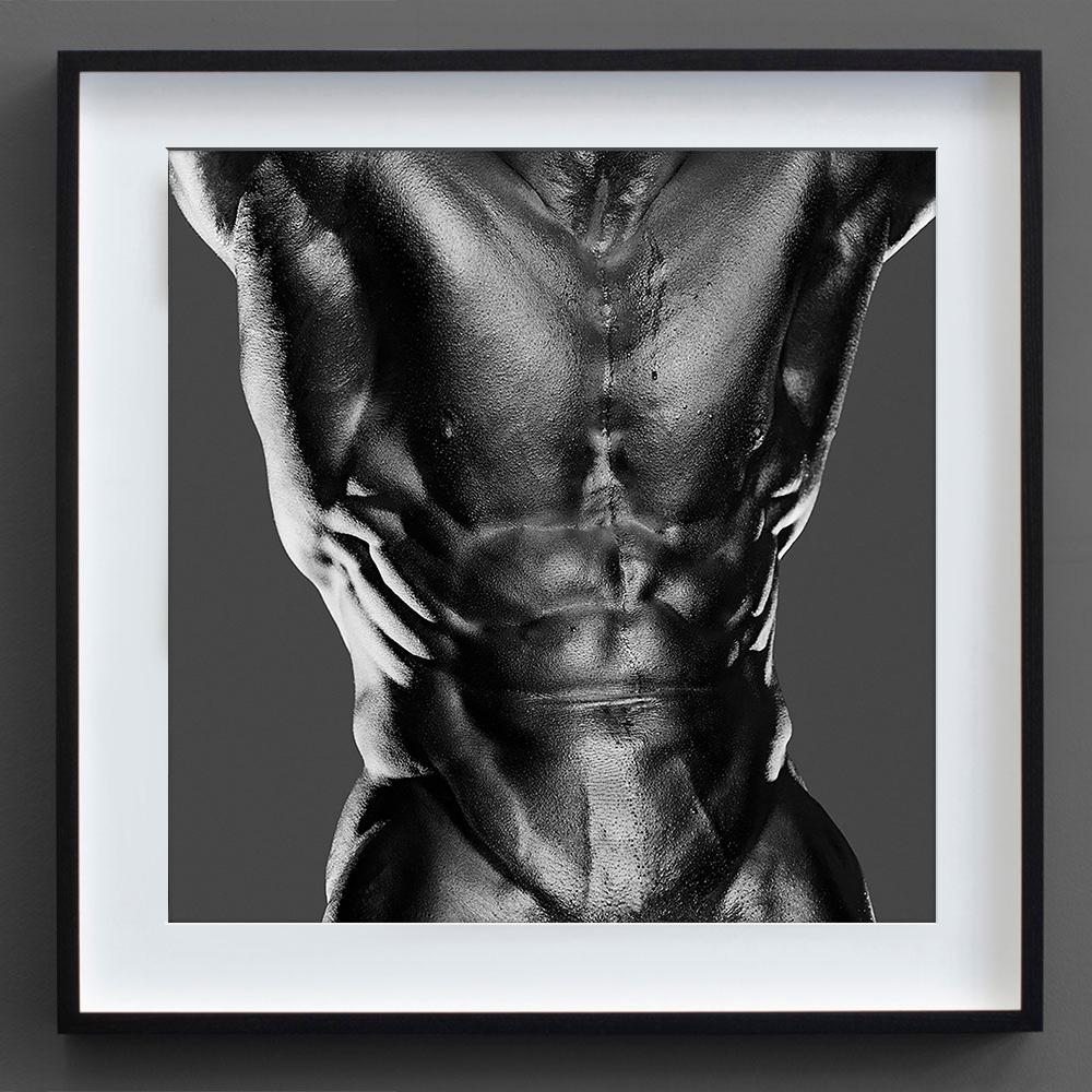 Édition limitée signée par Guido Argentini.

20 pouces x 20 pouces (50 x 50 cm) 
Édition limitée à 25 exemplaires - MONTÉE ET ENCADRÉE
Impression pigmentaire d'archives sur papier baryté d'art
Dimensions avec cadre : 30 x 30 pouces (75 x 75