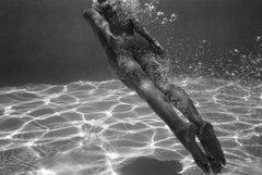 Tove Underwater - Underwater Nude Swimming Woman in the Water