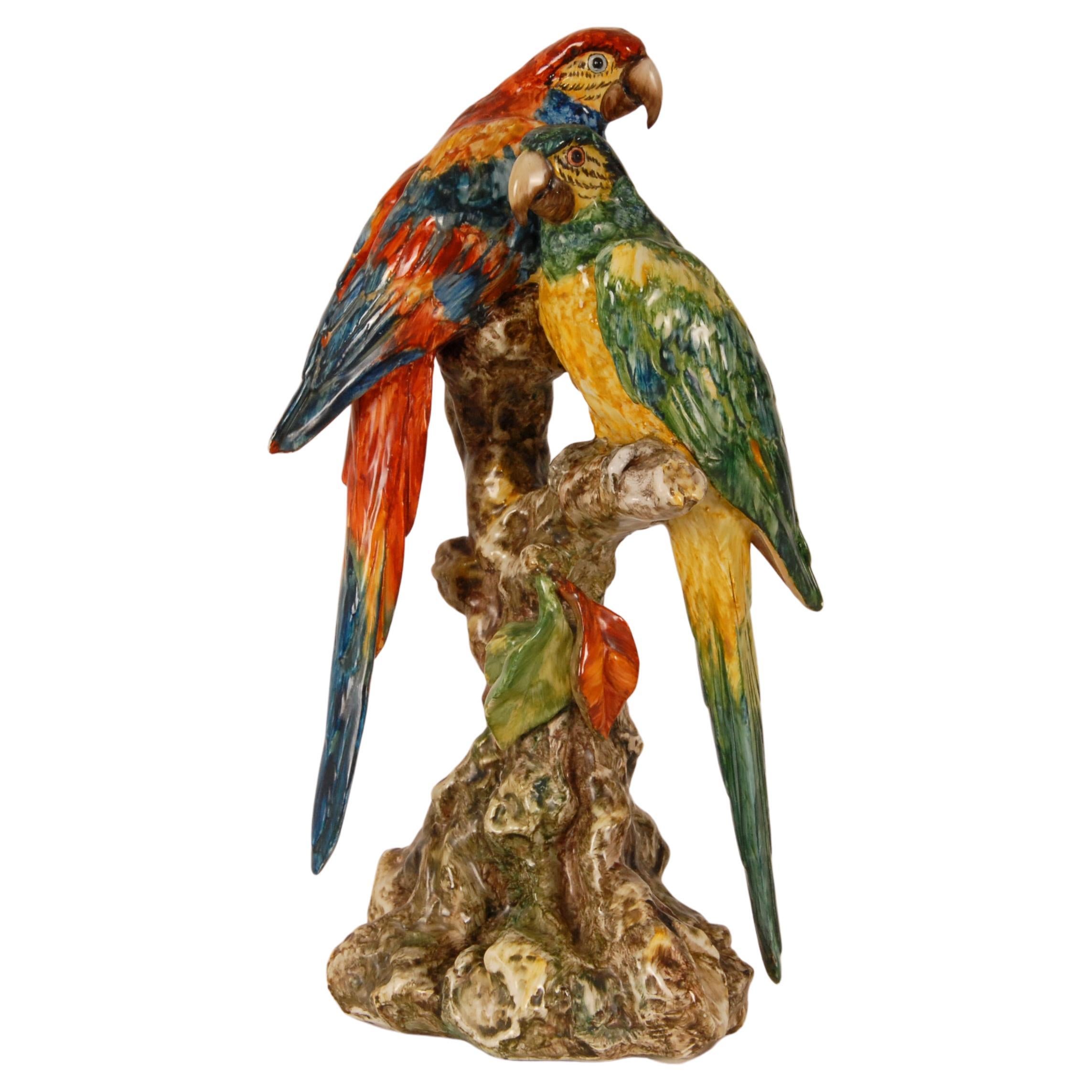 Guido Cacciapuoti Figurilla de cerámica italiana Art Decó de loro y pájaros 1930 en venta